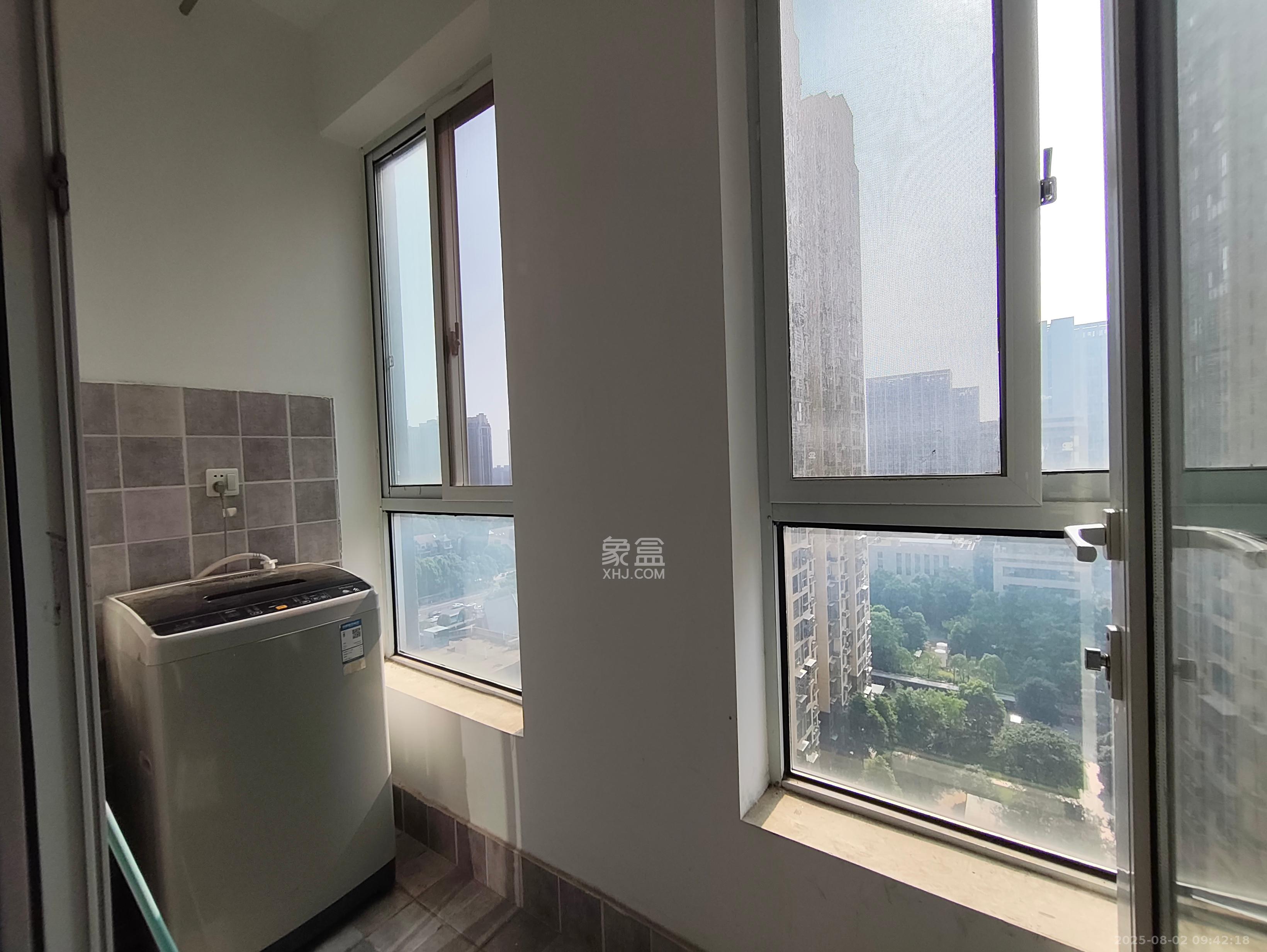 MOMA当代广场  1室1厅1卫    1200.0元/月 MOMA当代广场  1室1厅1卫    1200.0元/月室内图