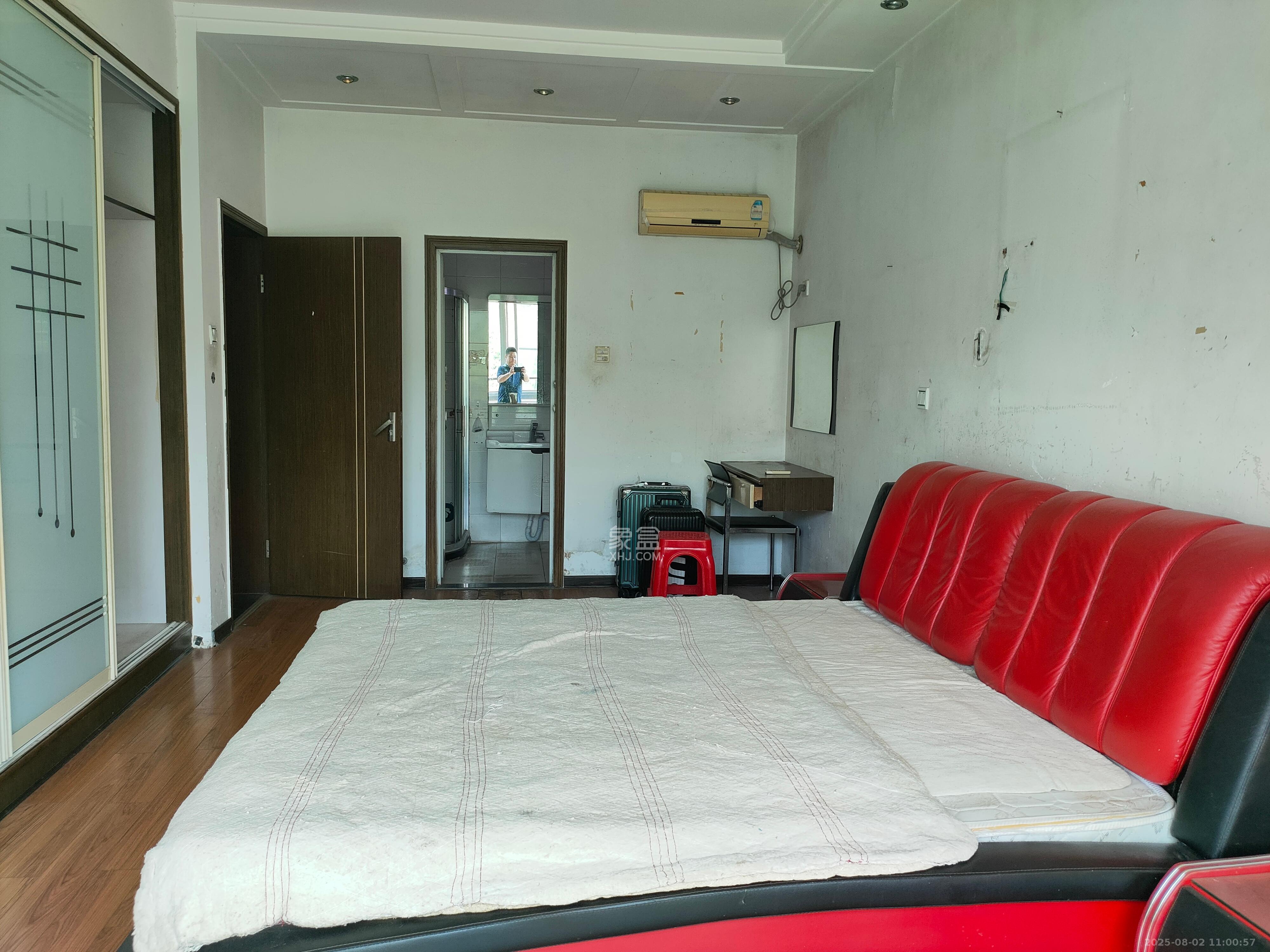 龙柏小区 4室2厅2卫 3400.0元/月 龙柏小区 4室2厅2卫 3400.0元/月室内图