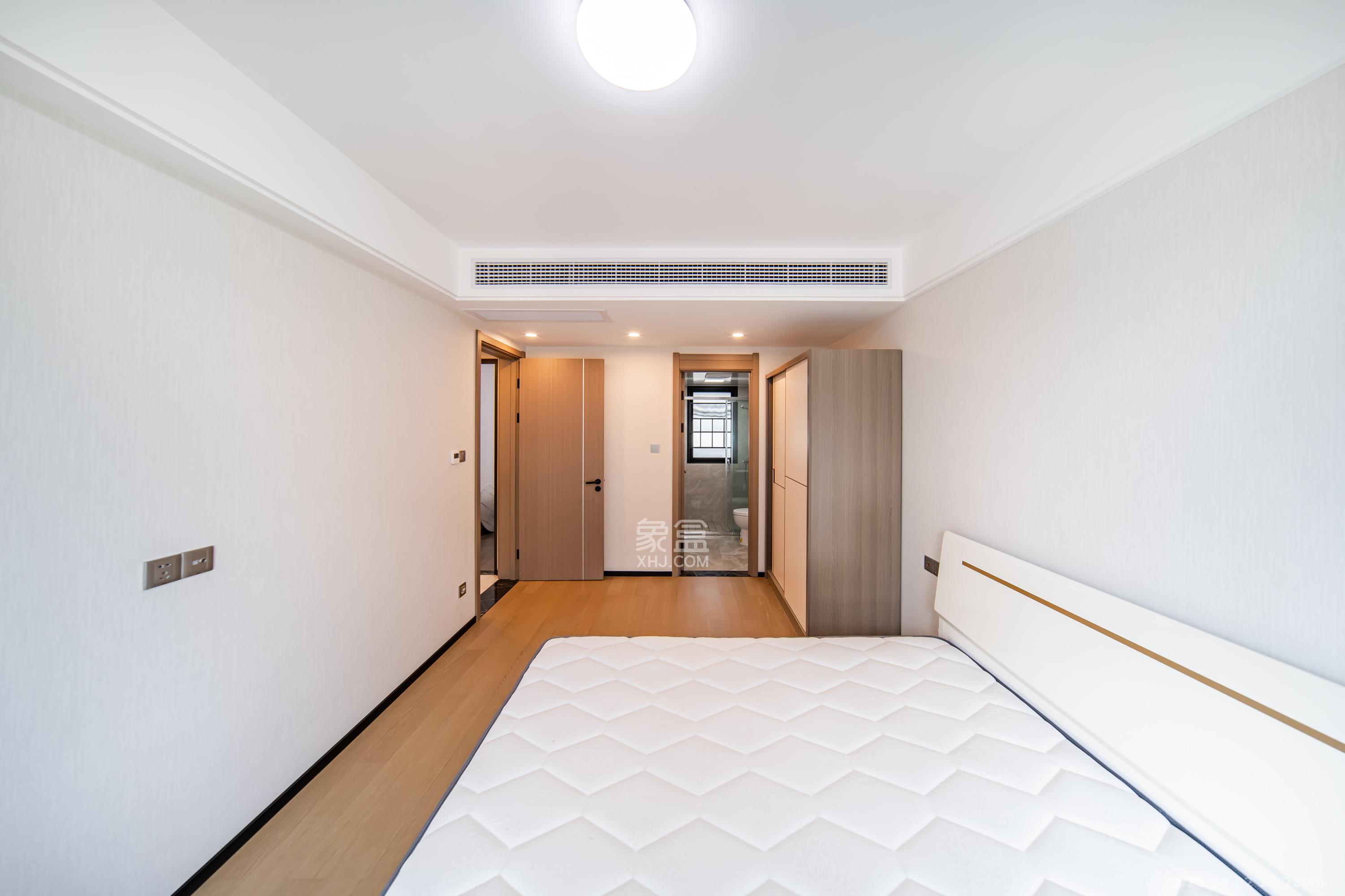 中海麓山境南区  3室2厅2卫    122.8万 中海麓山境南区  3室2厅2卫    122.8万卧室