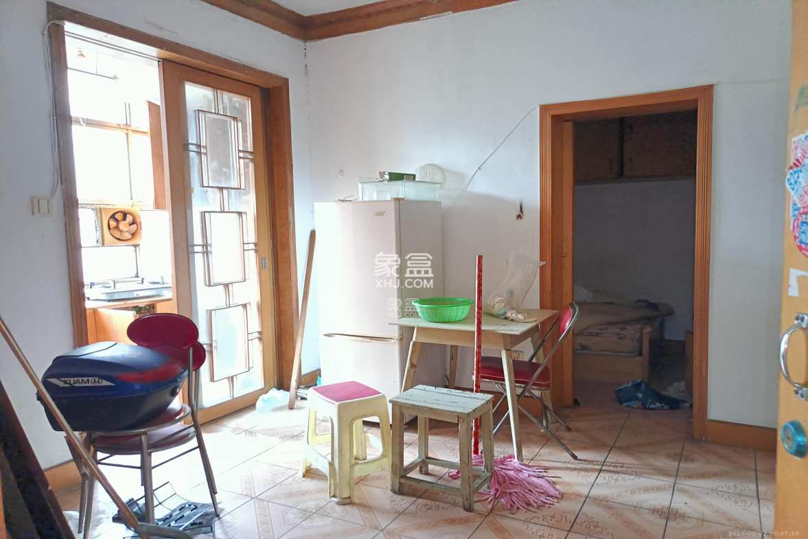 物贸小区 4室1厅1卫 1500.0元/月 物贸小区 4室1厅1卫 1500.0元/月室内图