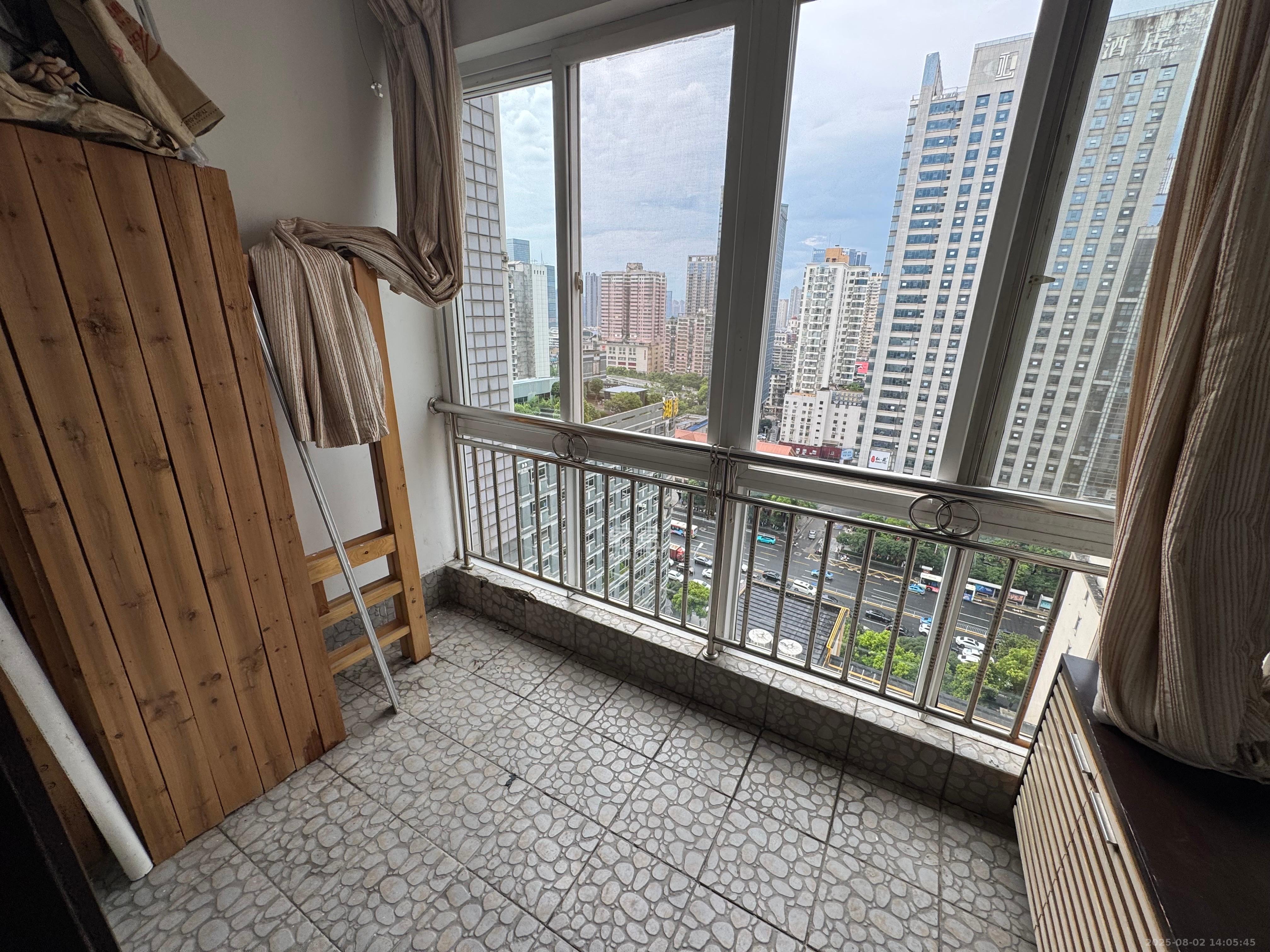 五一华府  2室2厅1卫    2500.0元/月室内图