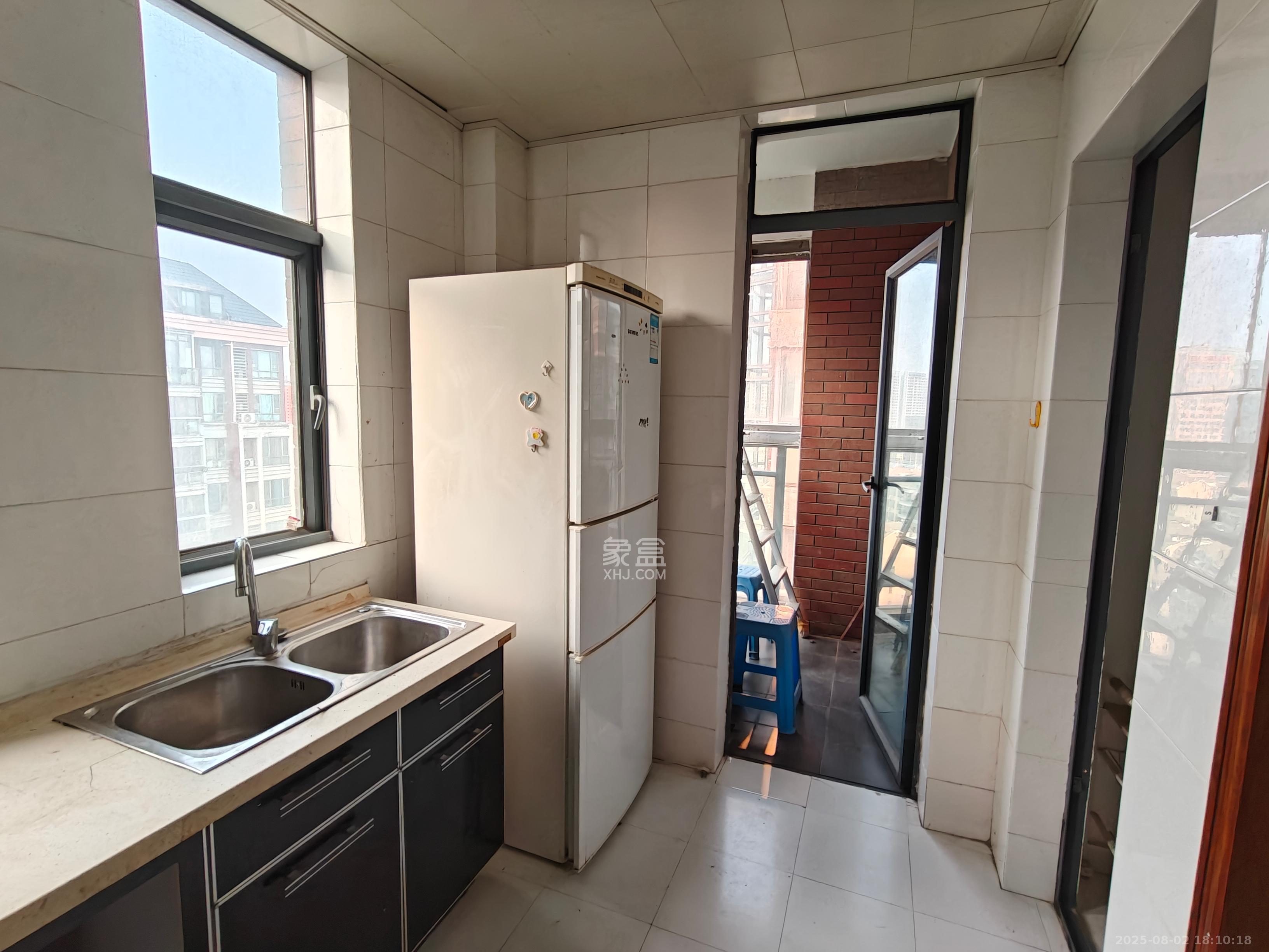 奥林匹克花园  3室2厅2卫    2600.0元/月 奥林匹克花园  3室2厅2卫    2600.0元/月室内图