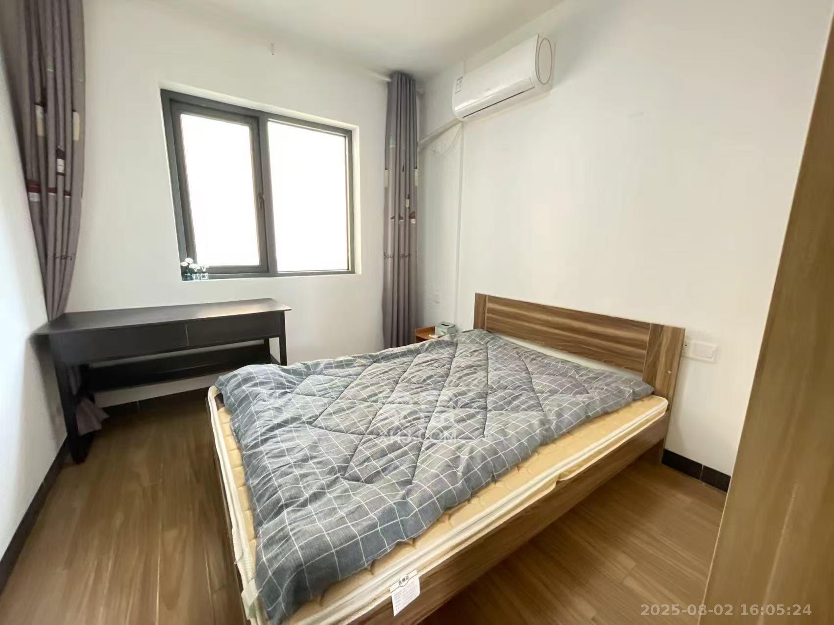 荣盛花语书苑 4室2厅2卫 4100.0元/月 荣盛花语书苑 4室2厅2卫 4100.0元/月室内图