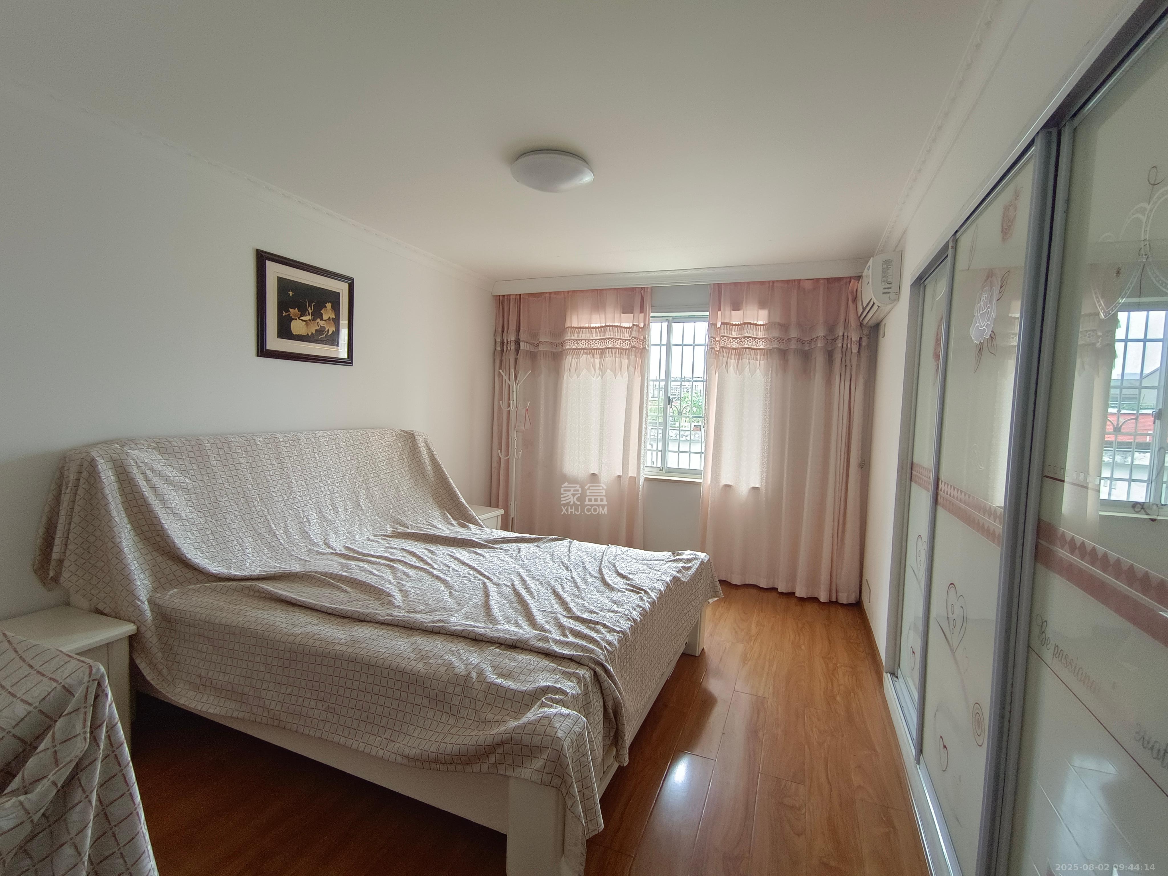 福城社区22片、23片安置小区 4室2厅2卫 2400.0元/月 福城社区22片、23片安置小区 4室2厅2卫 2400.0元/月室内图