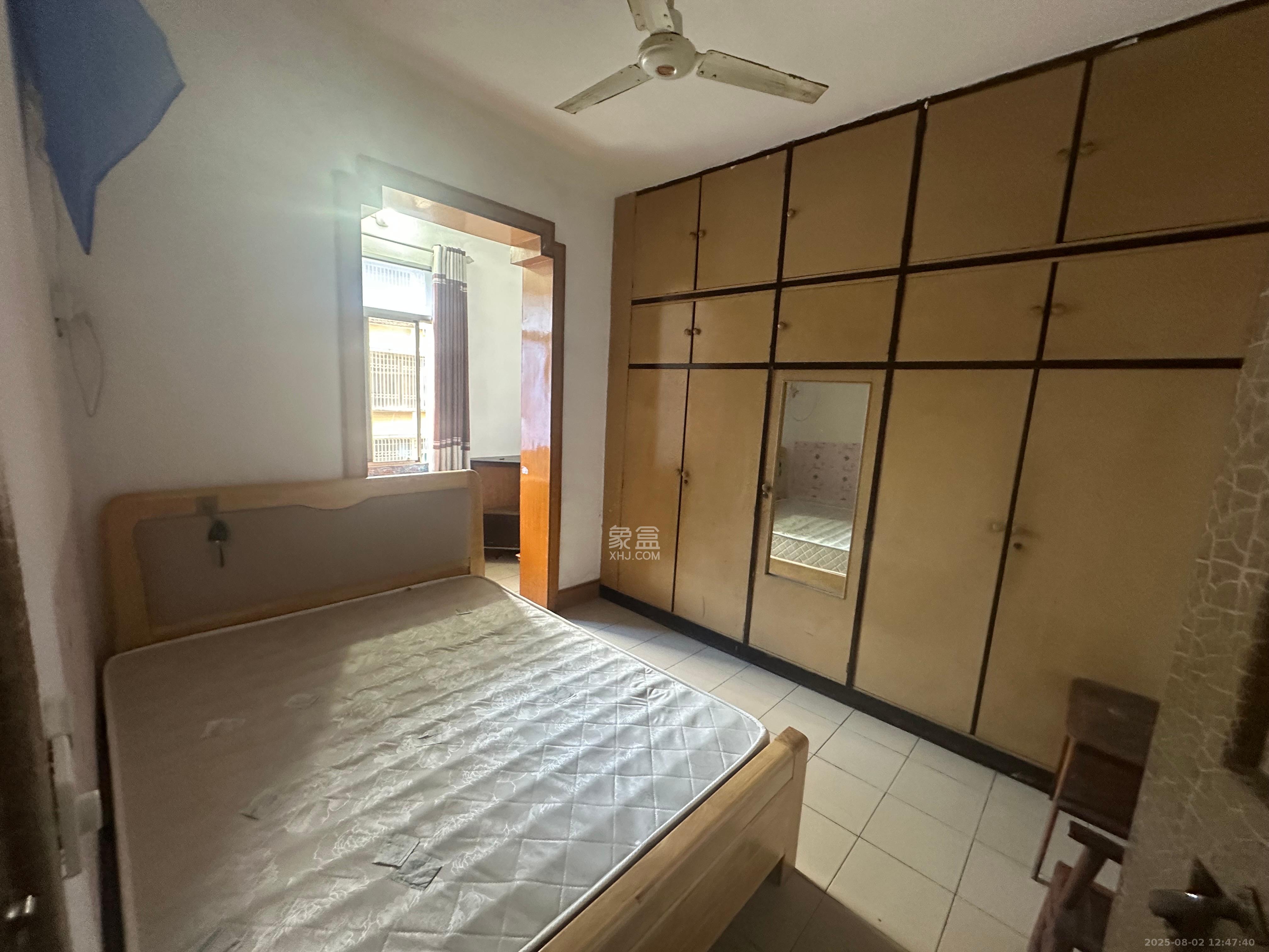 人民新村  3室1厅1卫    1800.0元/月室内图