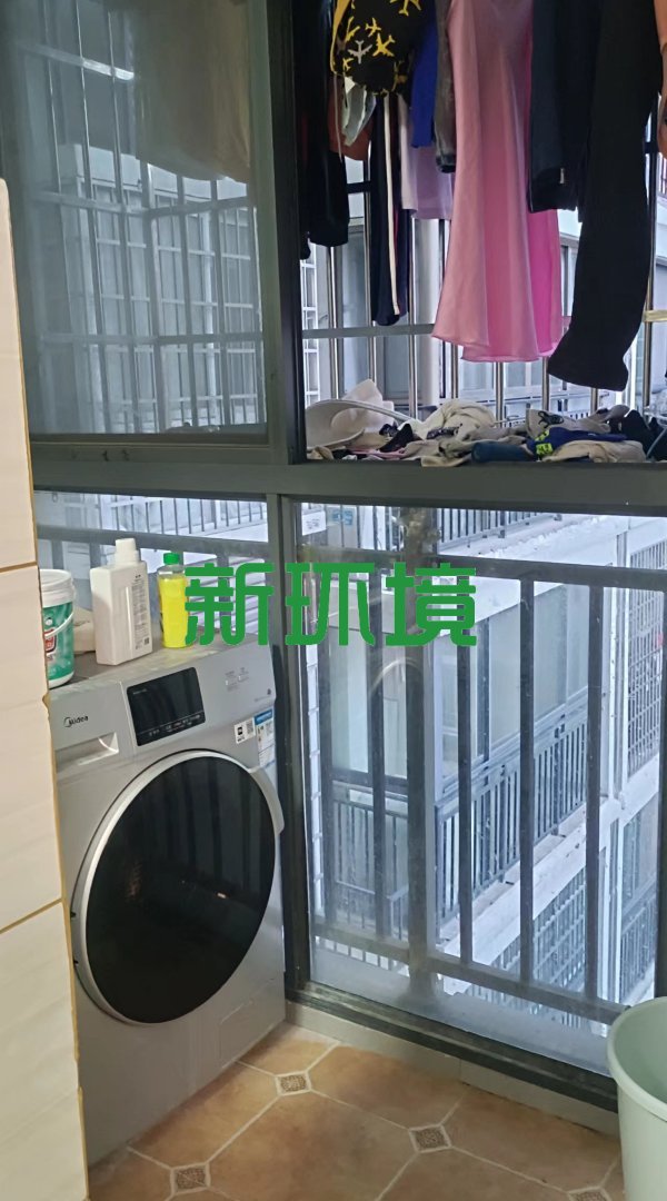 熙城春天  2室2厅1卫   1700.00元/月室内图