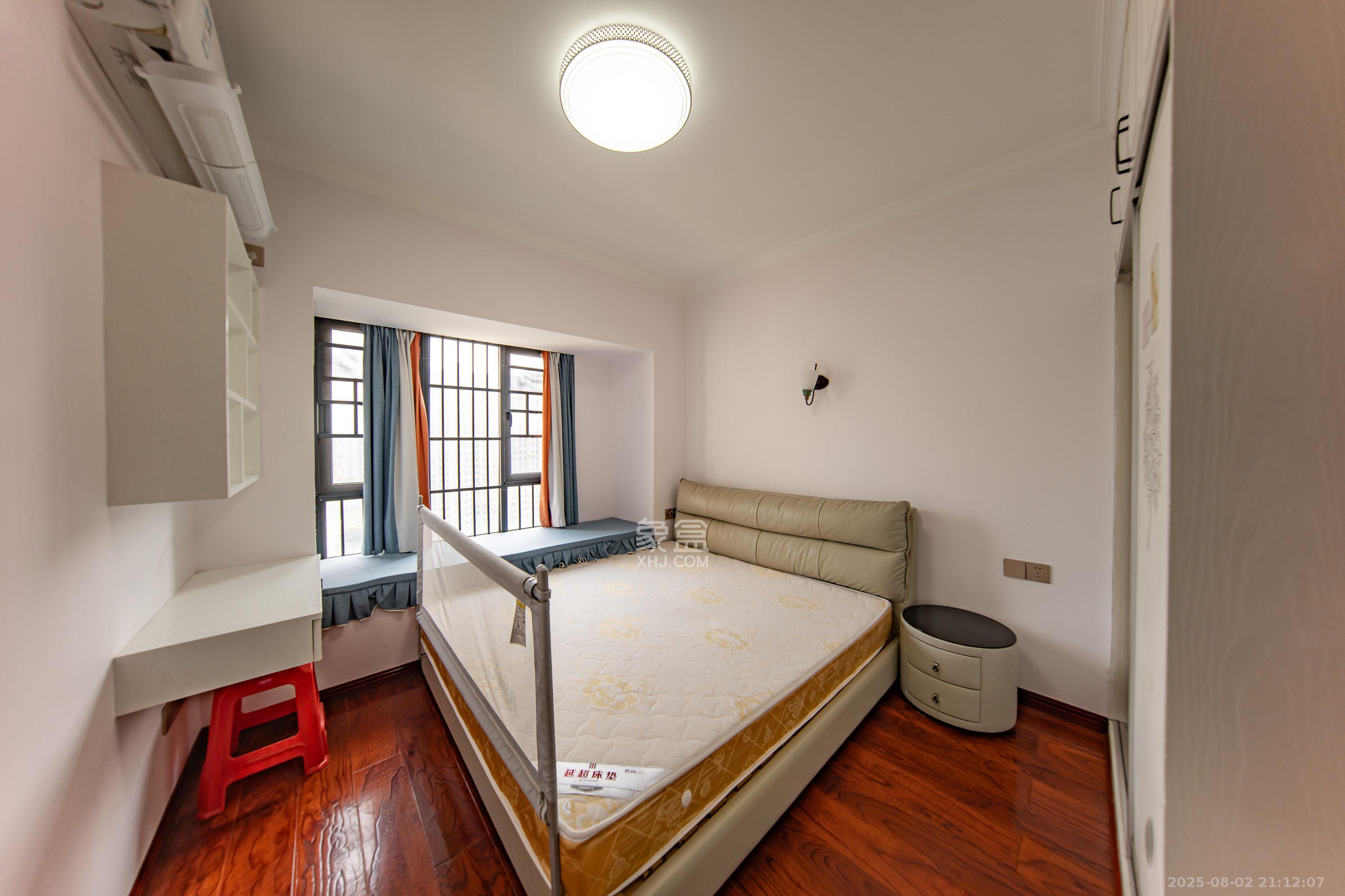 南山十里天池 3室2厅2卫 88.0万 南山十里天池 3室2厅2卫 88.0万卧室