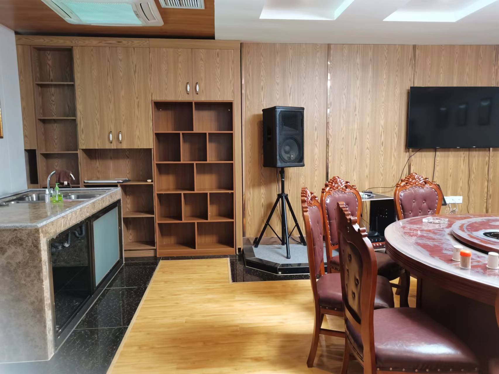 鸿洲江山  8室2厅4卫   15000.00元/月室内图