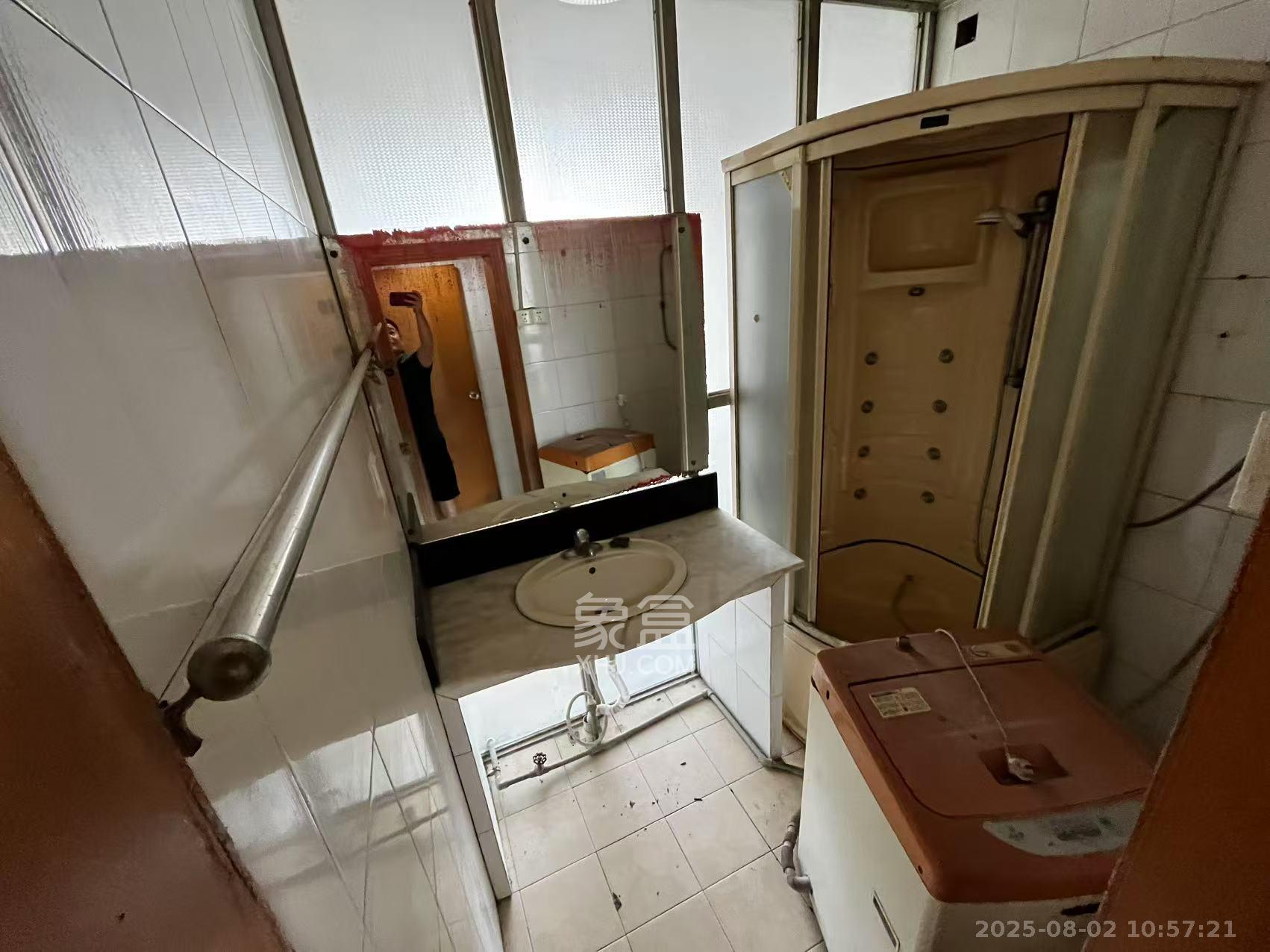 崇文里、崇圣里散盘 3室1厅1卫 1500.0元/月 崇文里、崇圣里散盘 3室1厅1卫 1500.0元/月室内图