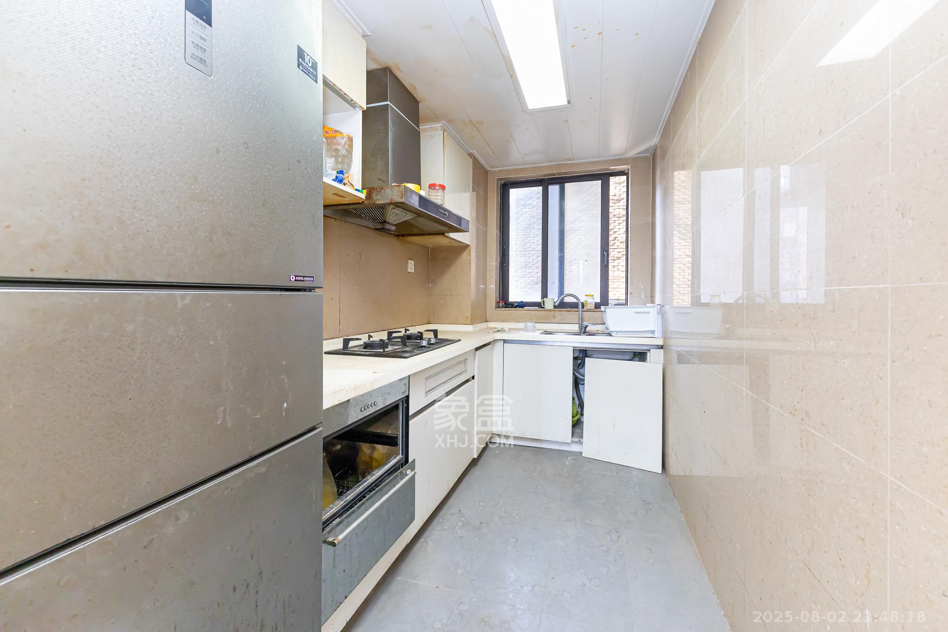 时代倾城一期 3室2厅2卫 72.0万 时代倾城一期 3室2厅2卫 72.0万厨房