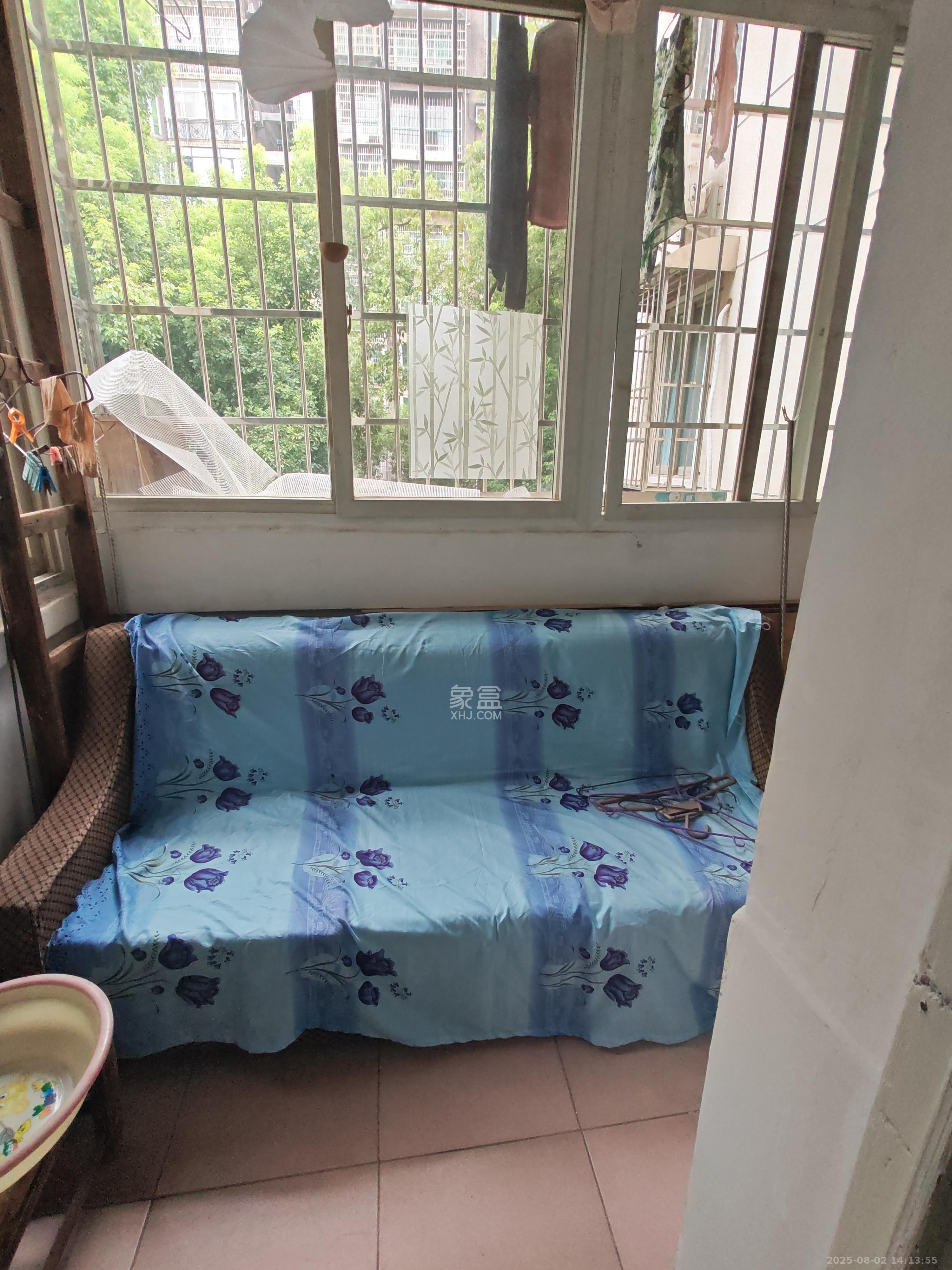 省劳卫所宿舍(职防院小区)  3室1厅1卫    1800.0元/月 省劳卫所宿舍(职防院小区)  3室1厅1卫    1800.0元/月