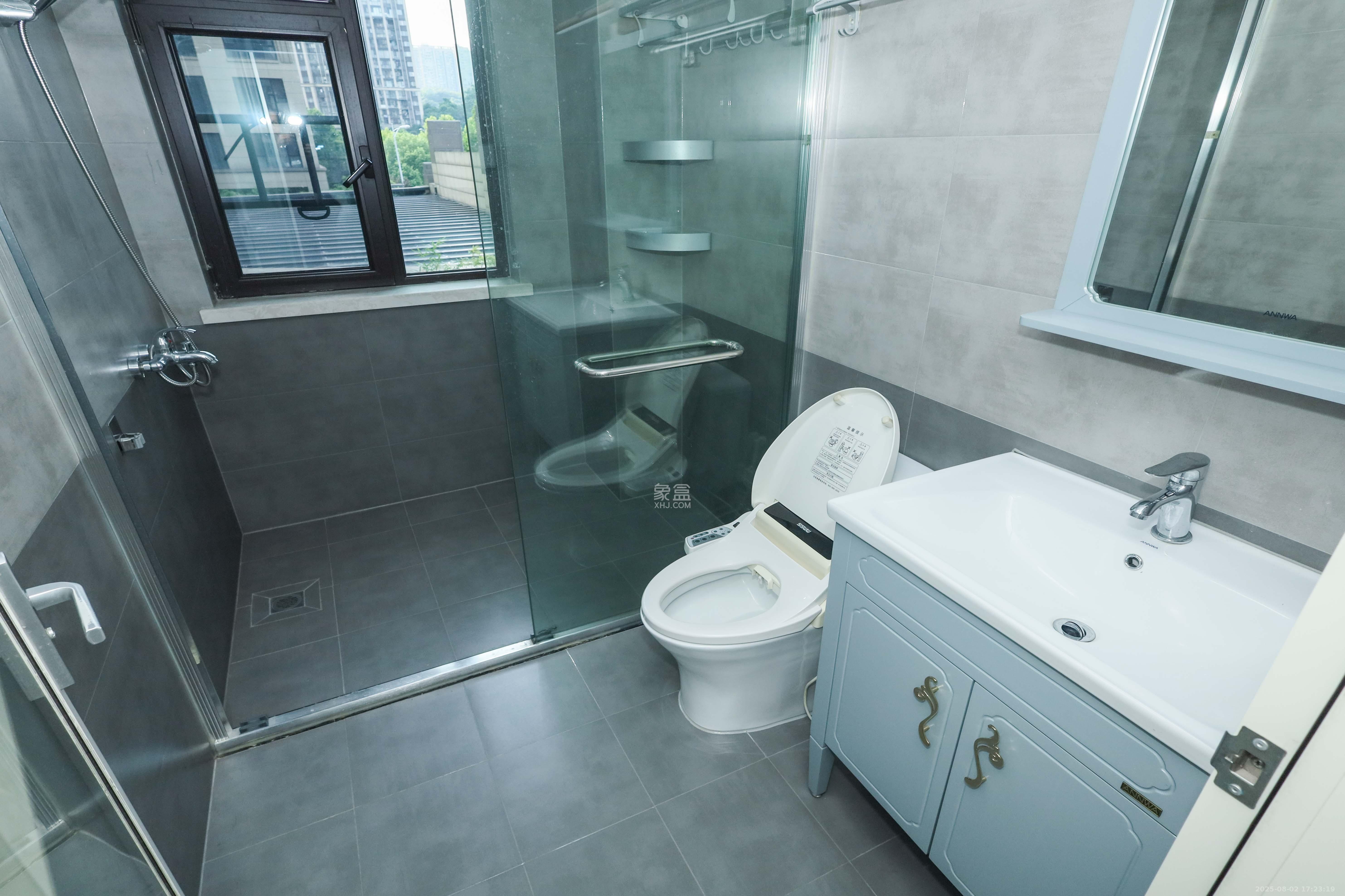 晟通牡丹舸  3室2厅2卫    248.8万 晟通牡丹舸  3室2厅2卫    248.8万卫生间