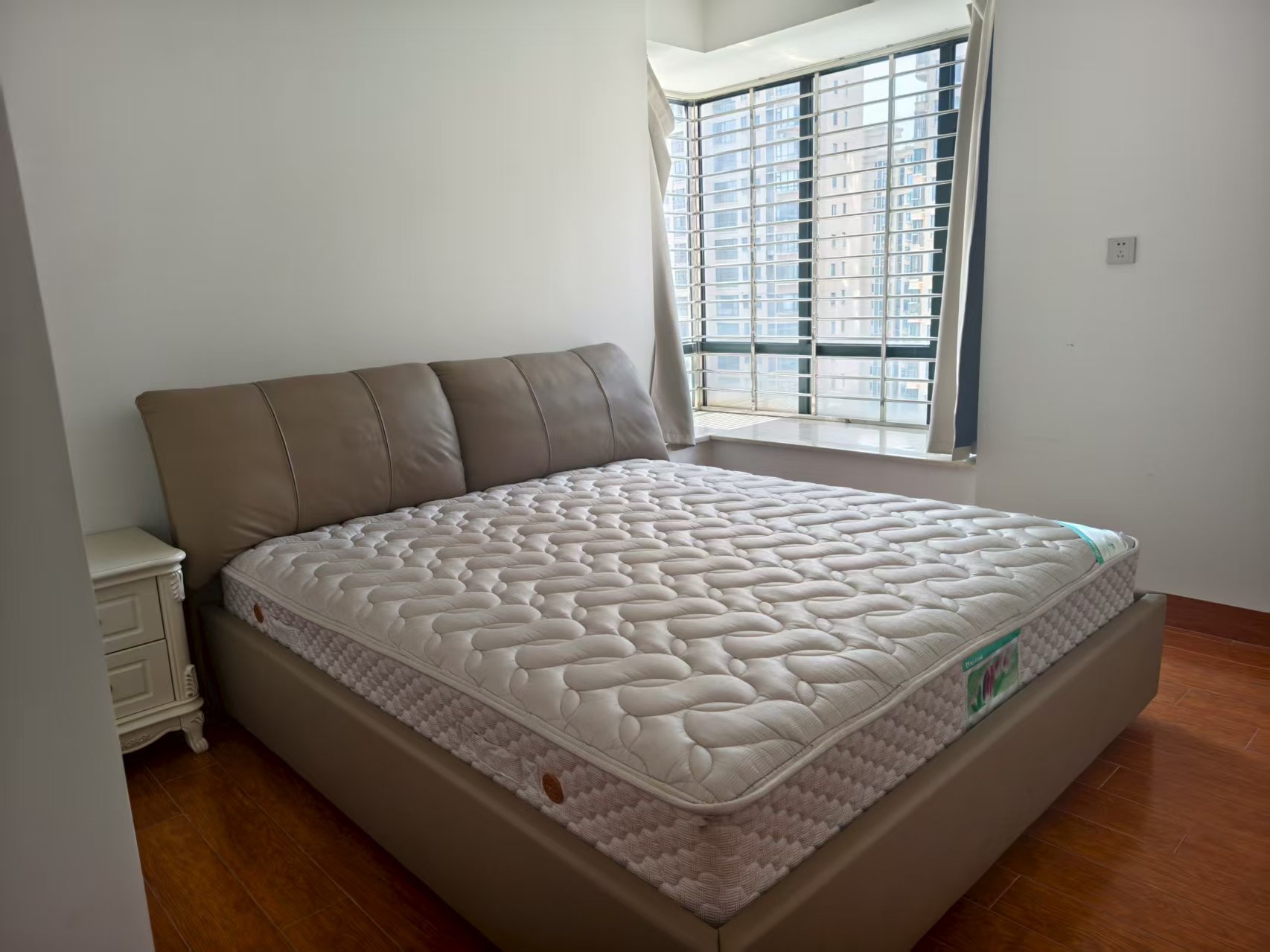 海阔天空-国瑞城二期(雅仕苑) 1室2厅1卫 4500.0元/月 海阔天空-国瑞城二期(雅仕苑) 1室2厅1卫 4500.0元/月室内图