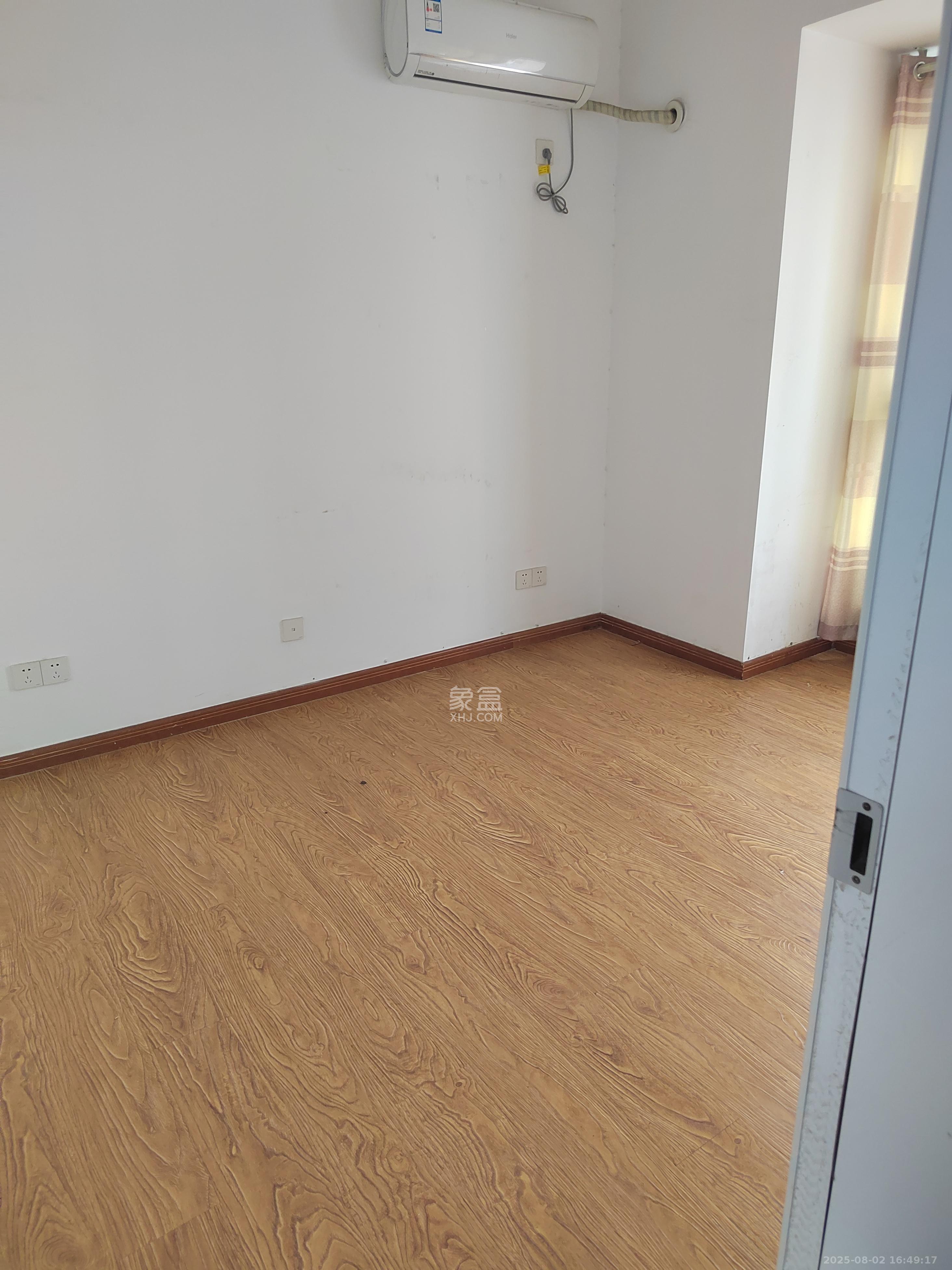 湘域熙岸 4室2厅2卫 4500.0元/月 湘域熙岸 4室2厅2卫 4500.0元/月室内图