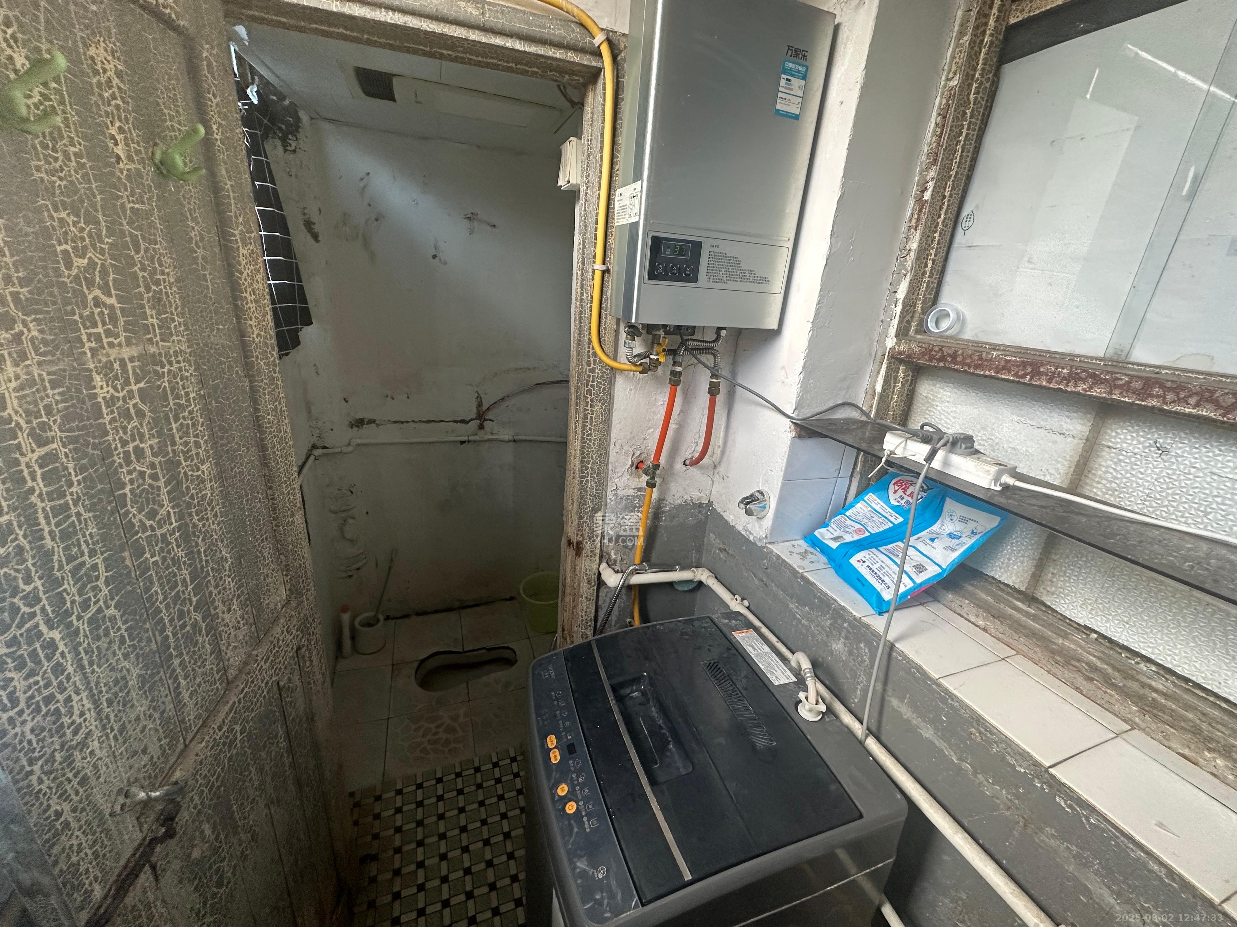 人民新村  3室1厅1卫    1800.0元/月室内图