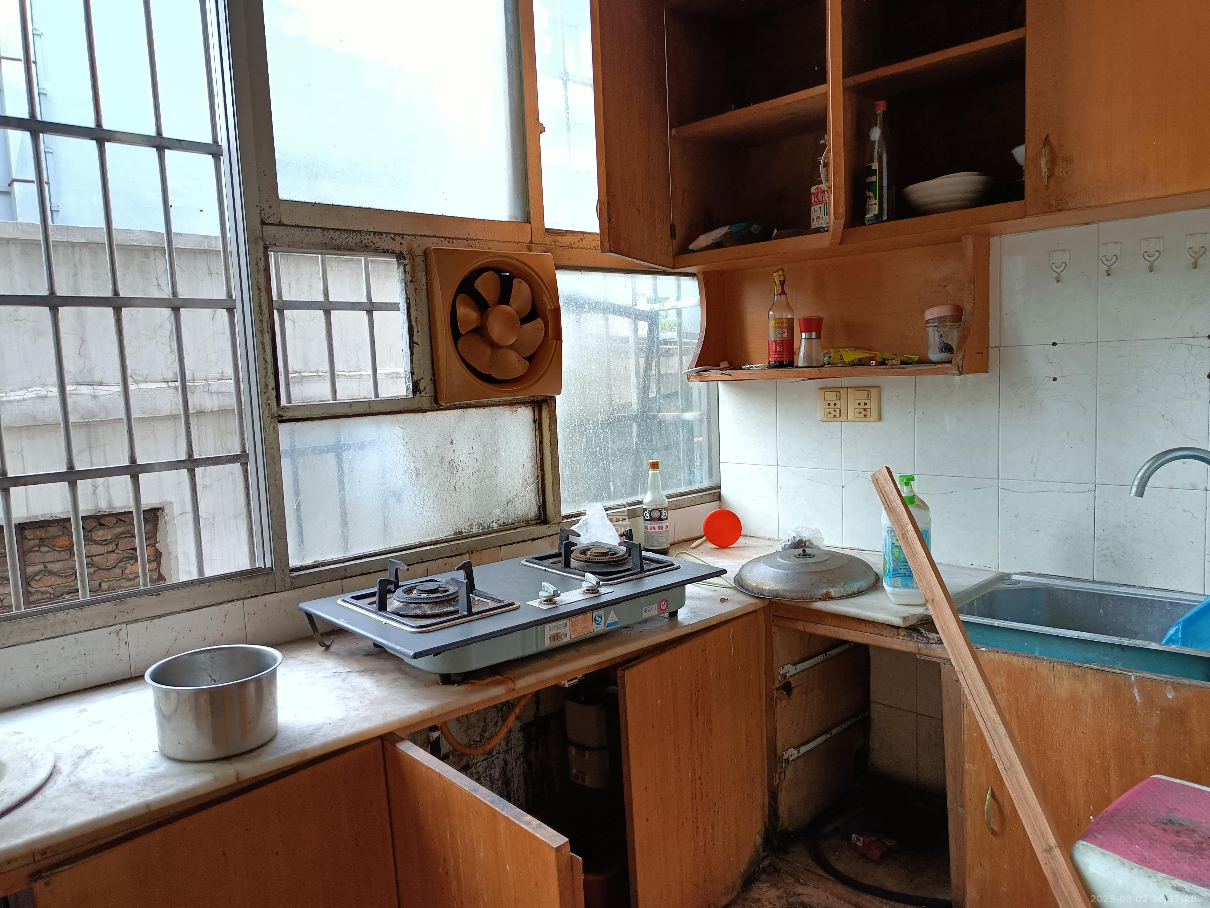 物贸小区  4室1厅1卫   1700.00元/月室内图