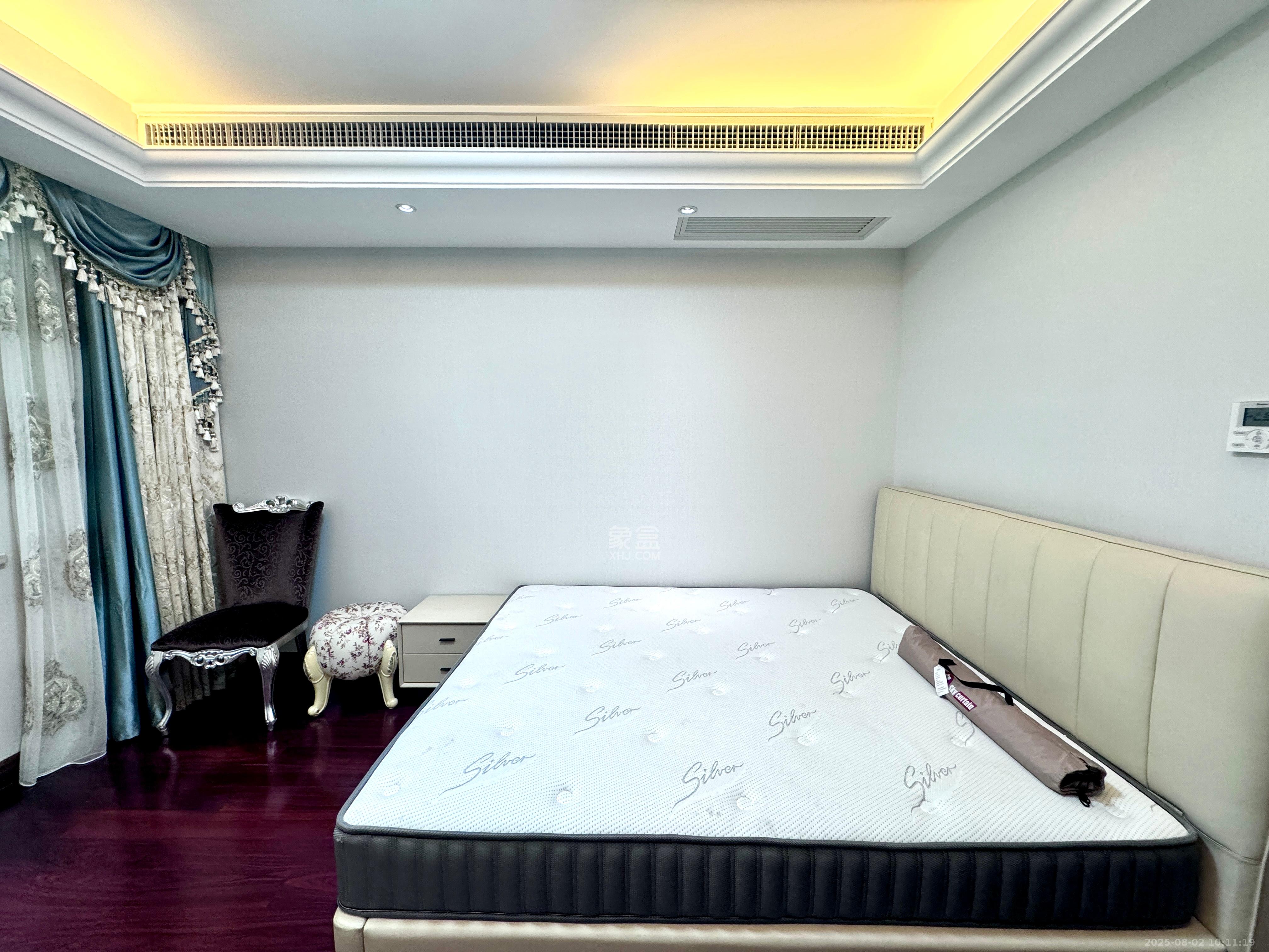 运达中央广场一、二期 3室2厅3卫 20000.0元/月 运达中央广场一、二期 3室2厅3卫 20000.0元/月室内图