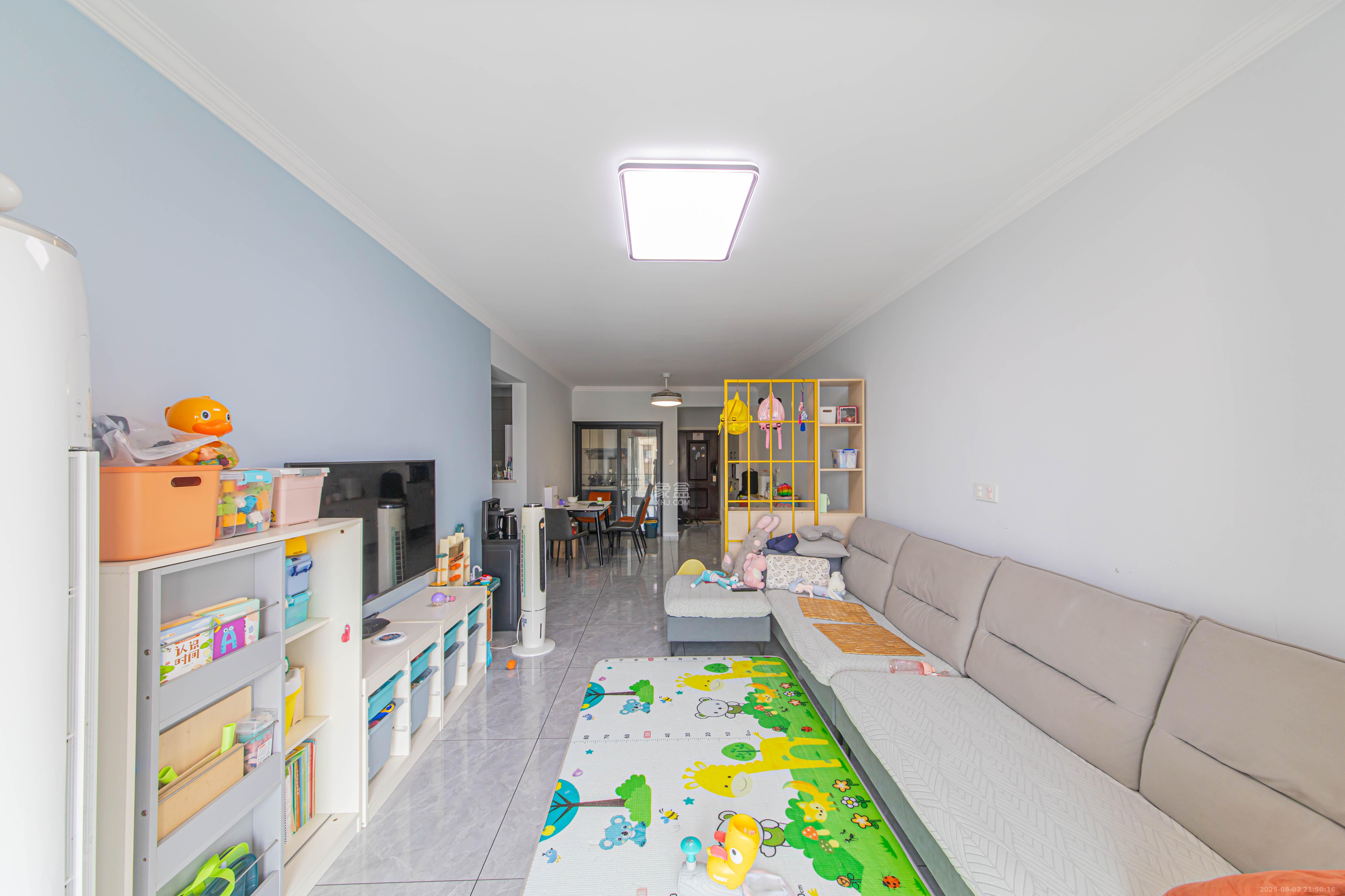 北辰中央公园DF区  3室2厅1卫    82.0万客厅