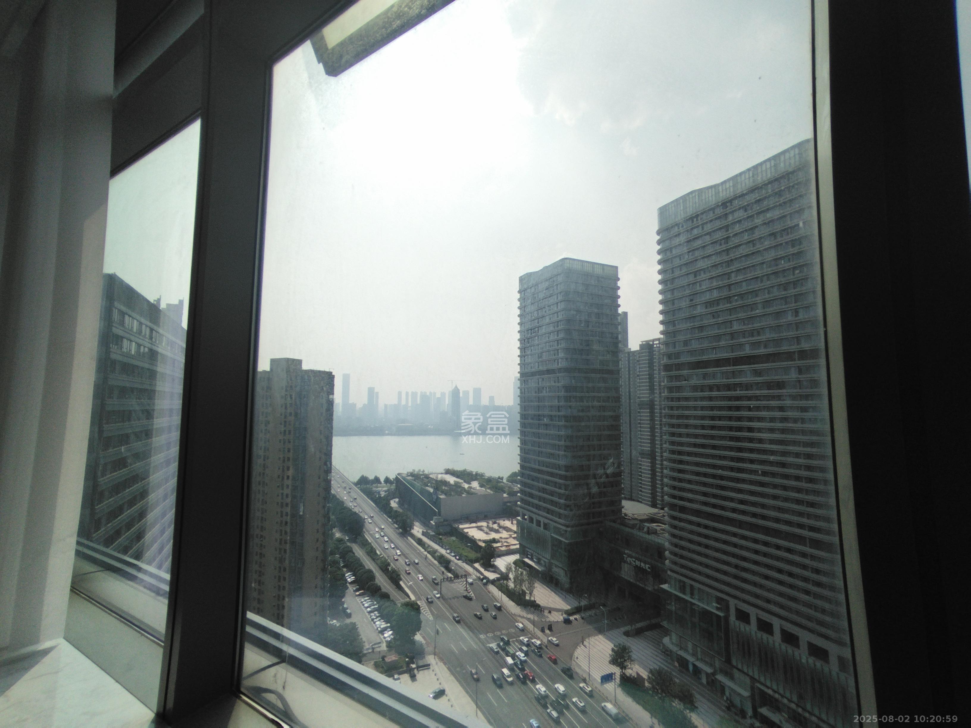 世茂铂曼   68.0㎡      2600.0元/月室内图