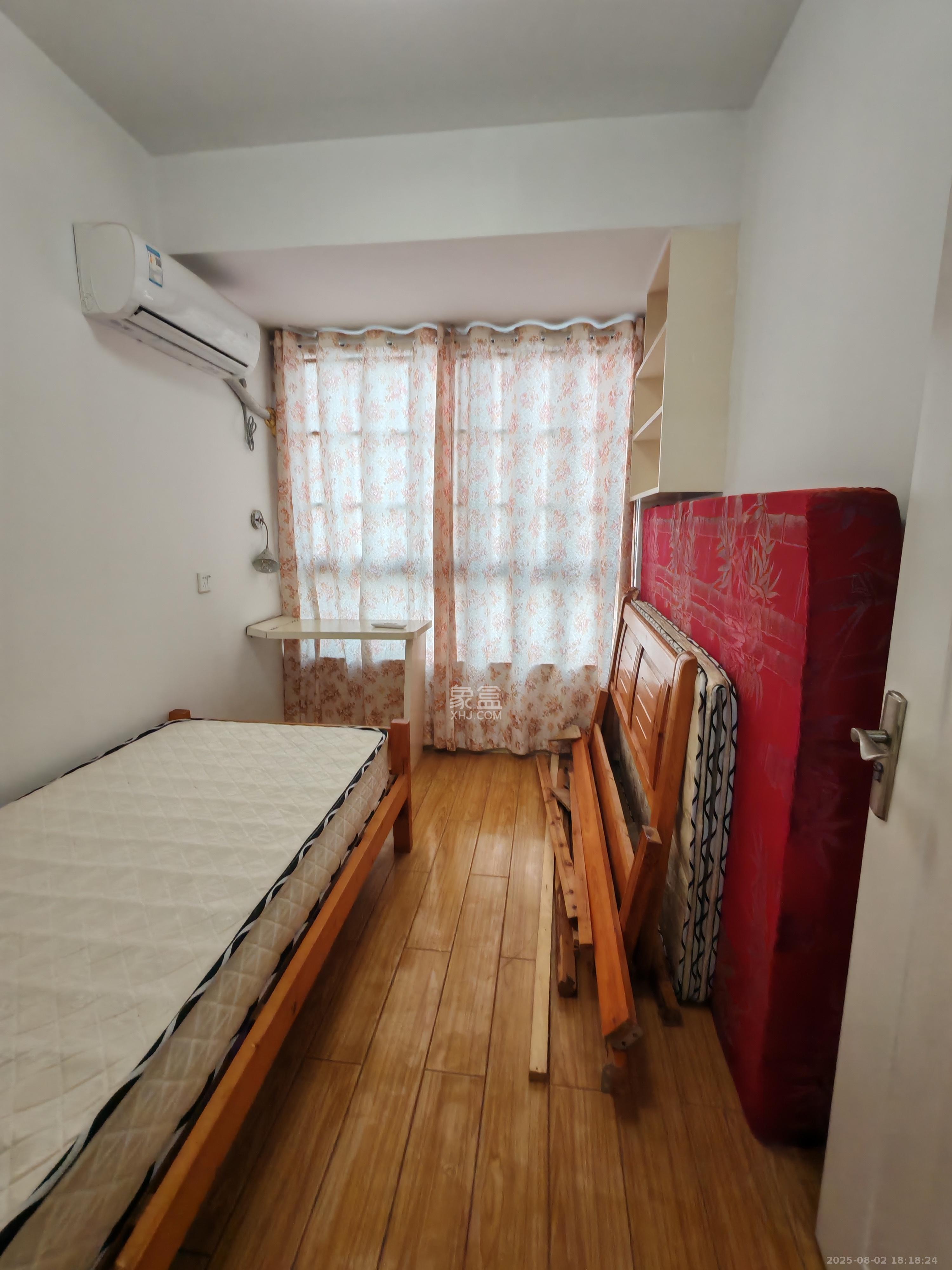 长房时代城  3室2厅1卫    2500.0元/月室内图