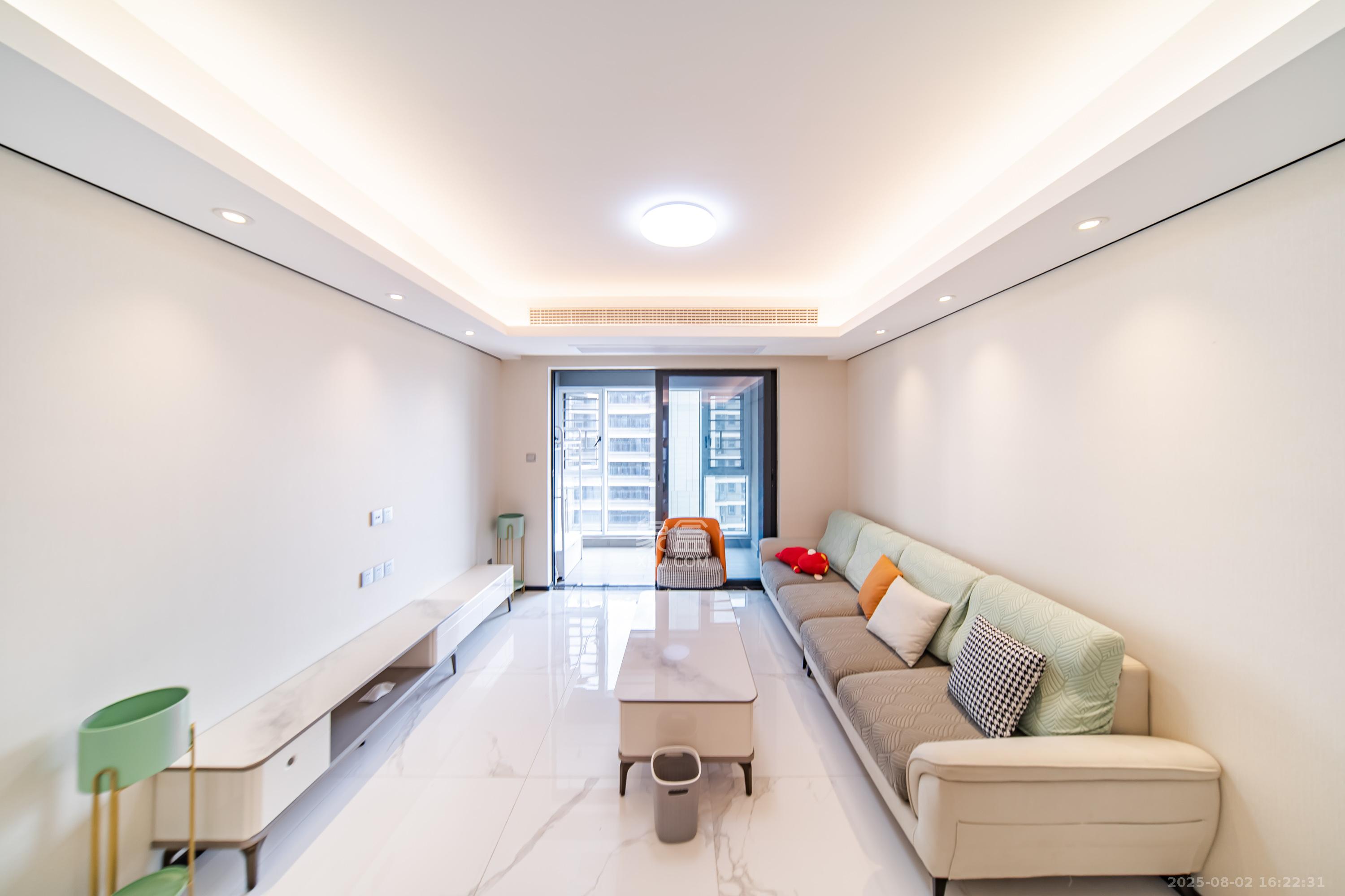 中海麓山境南区  3室2厅2卫    122.8万 中海麓山境南区  3室2厅2卫    122.8万客厅