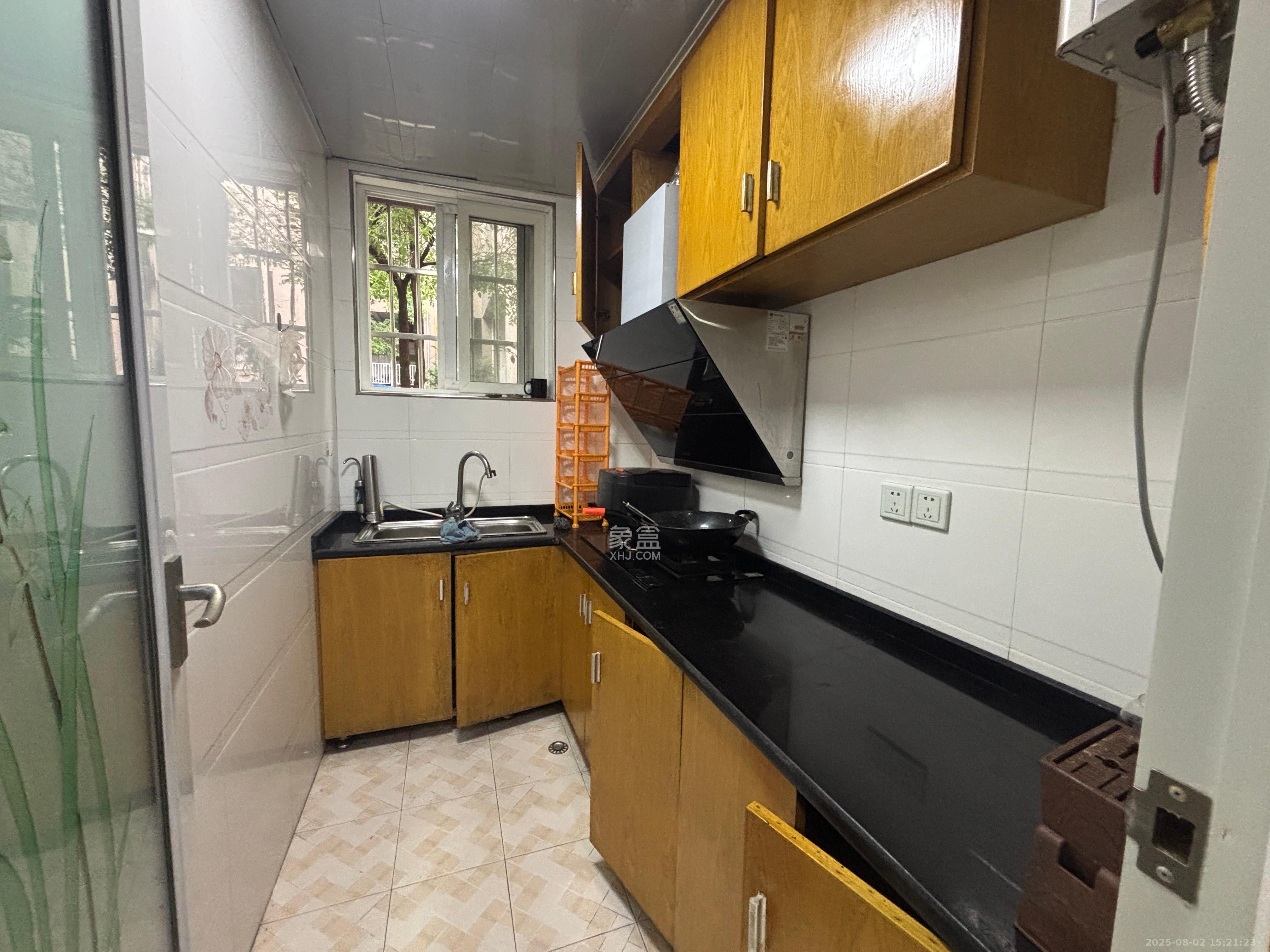 彩都公寓 2室2厅1卫 1550.0元/月 彩都公寓 2室2厅1卫 1550.0元/月室内图