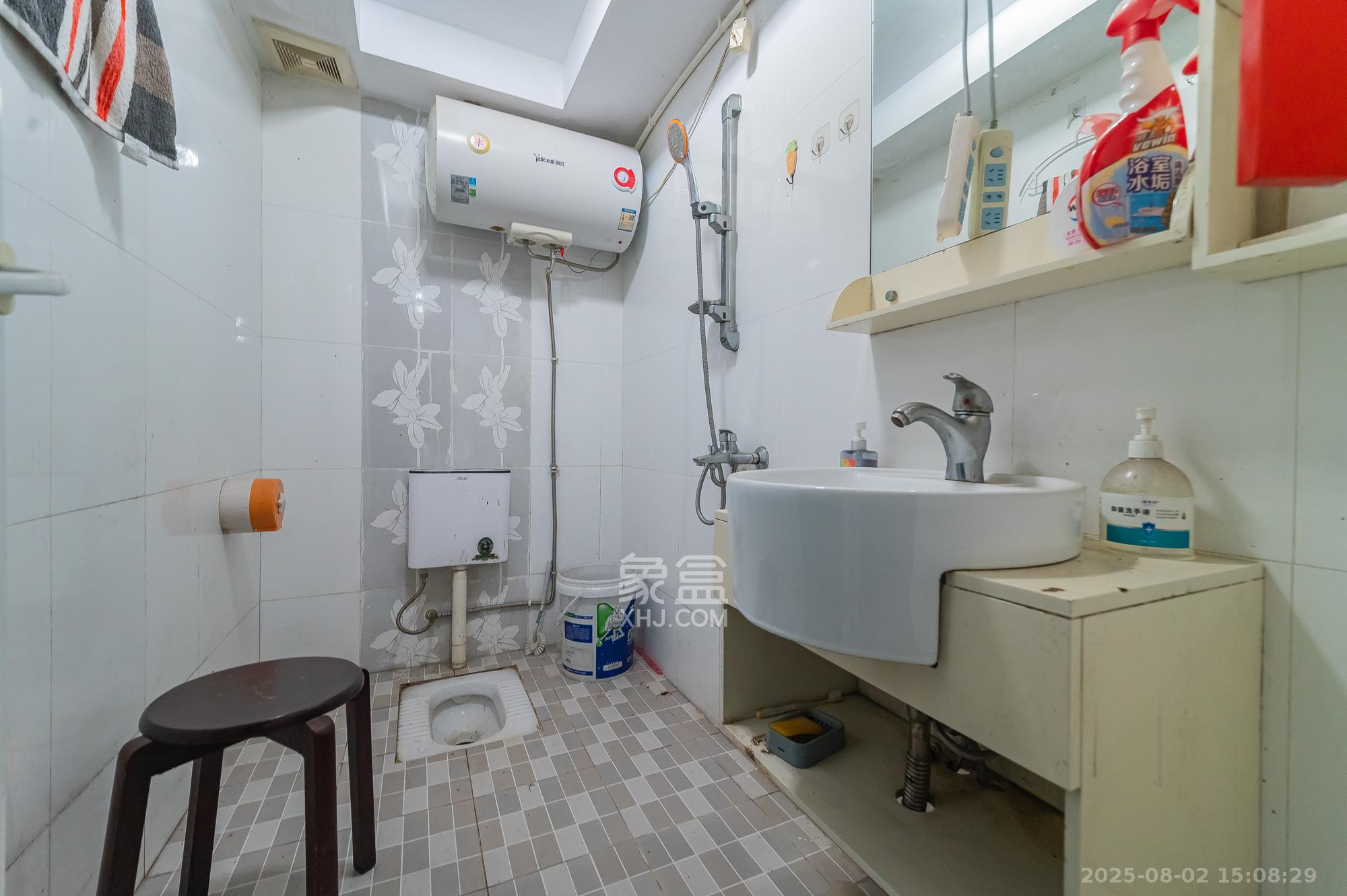 幸福里(幸福里一期) 4室2厅3卫 178.0万 幸福里(幸福里一期) 4室2厅3卫 178.0万卫生间