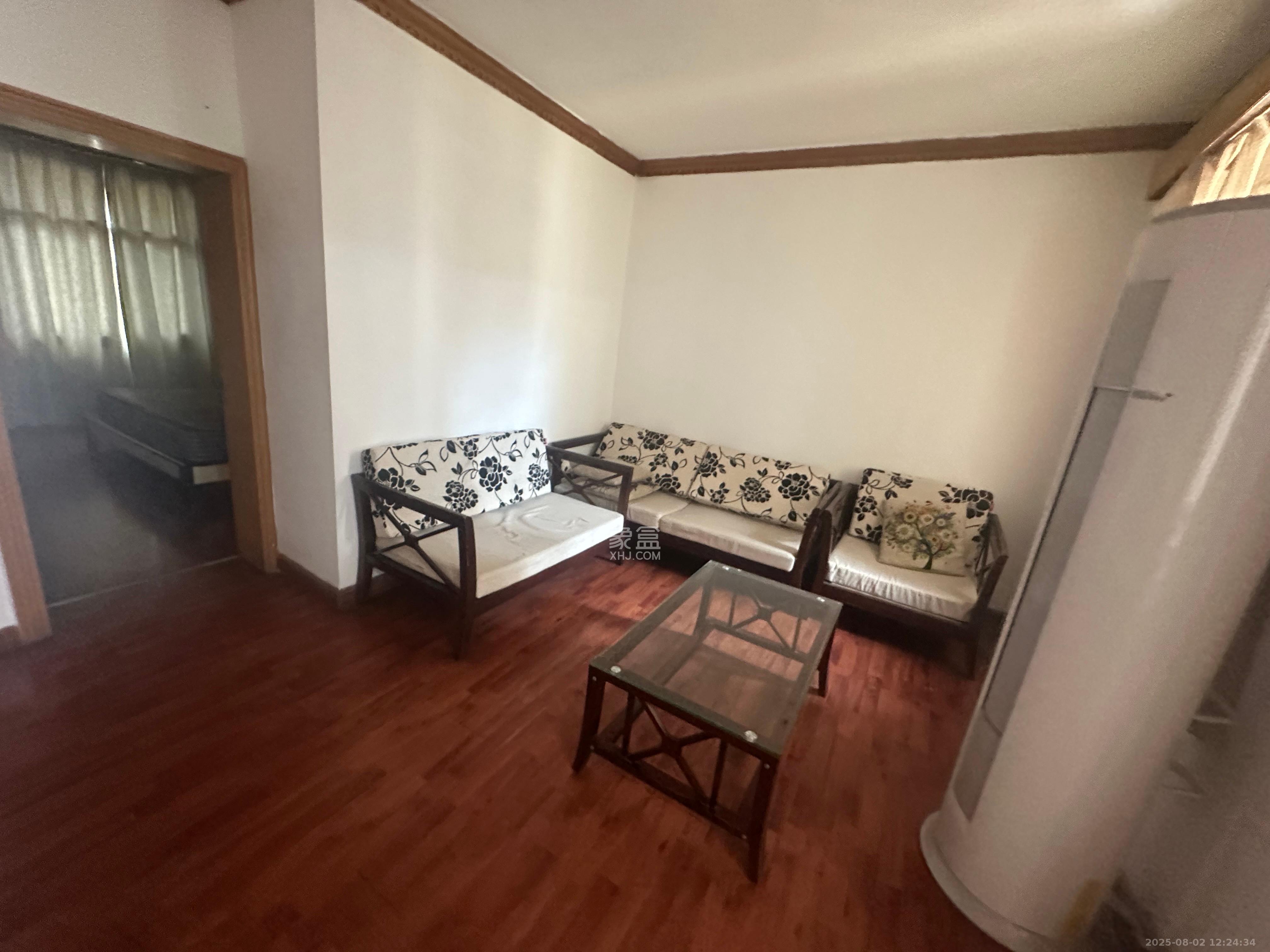 向韶村  2室1厅1卫    1600.0元/月室内图