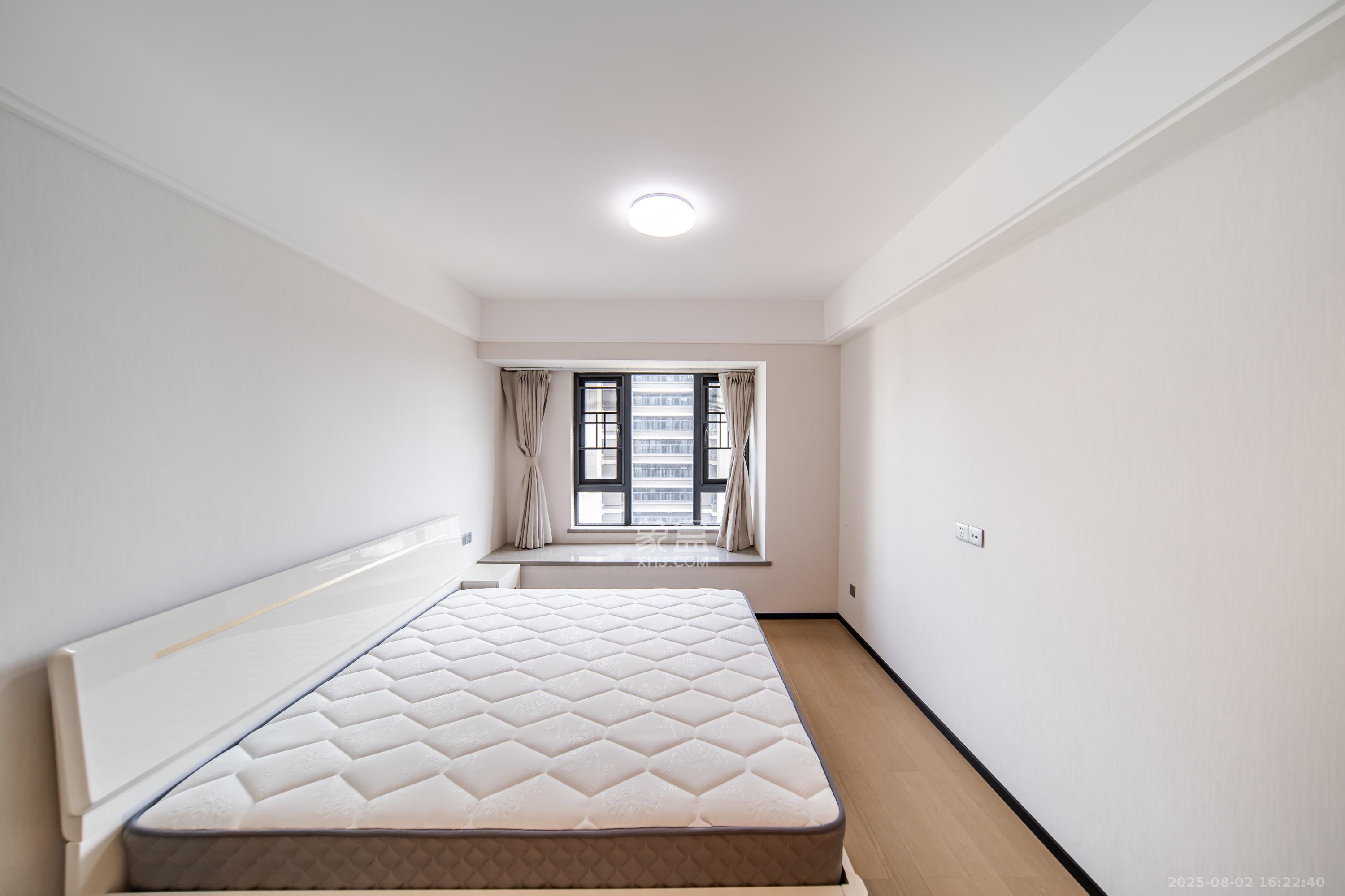 中海麓山境南区  3室2厅2卫    122.8万 中海麓山境南区  3室2厅2卫    122.8万卧室