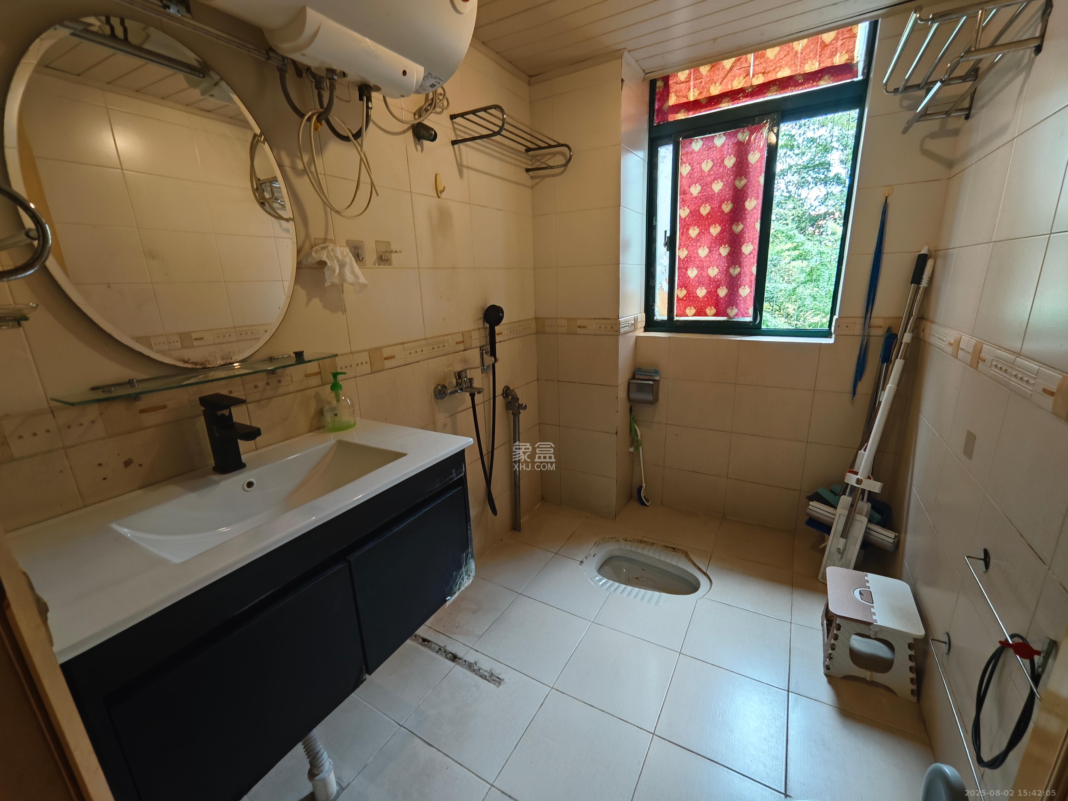 四季阳光花城 2室2厅1卫 3200.0元/月 四季阳光花城 2室2厅1卫 3200.0元/月室内图