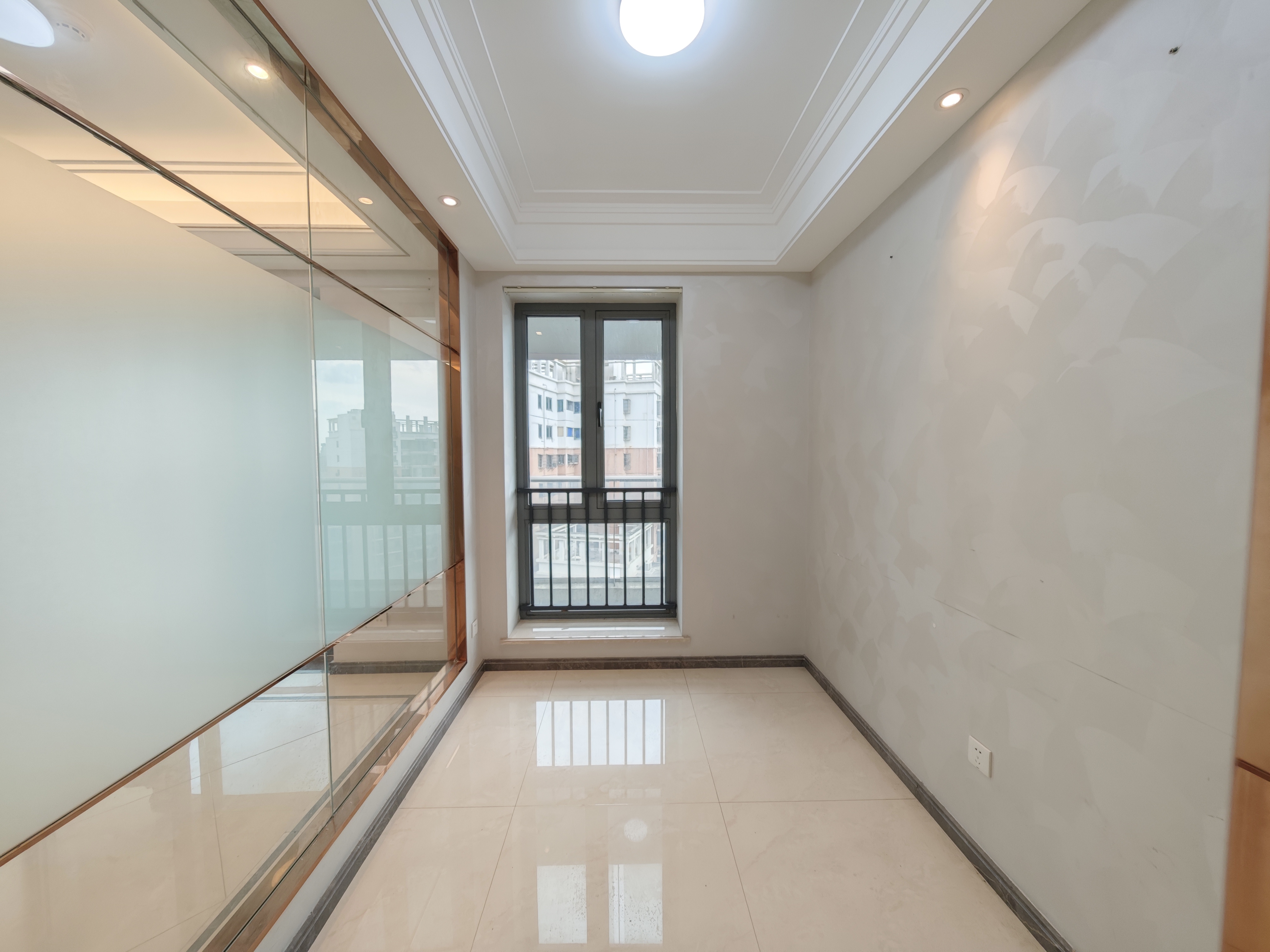 龙兴公馆  3室2厅1卫    5000.0元/月室内图