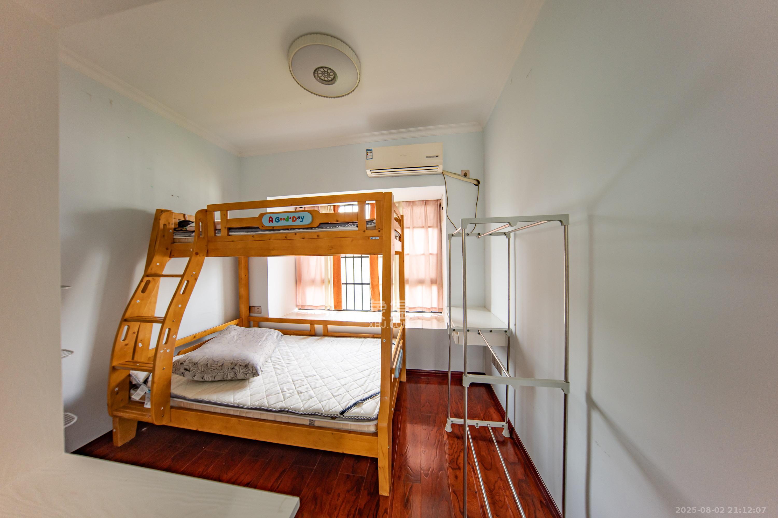 南山十里天池 3室2厅2卫 88.0万 南山十里天池 3室2厅2卫 88.0万卧室