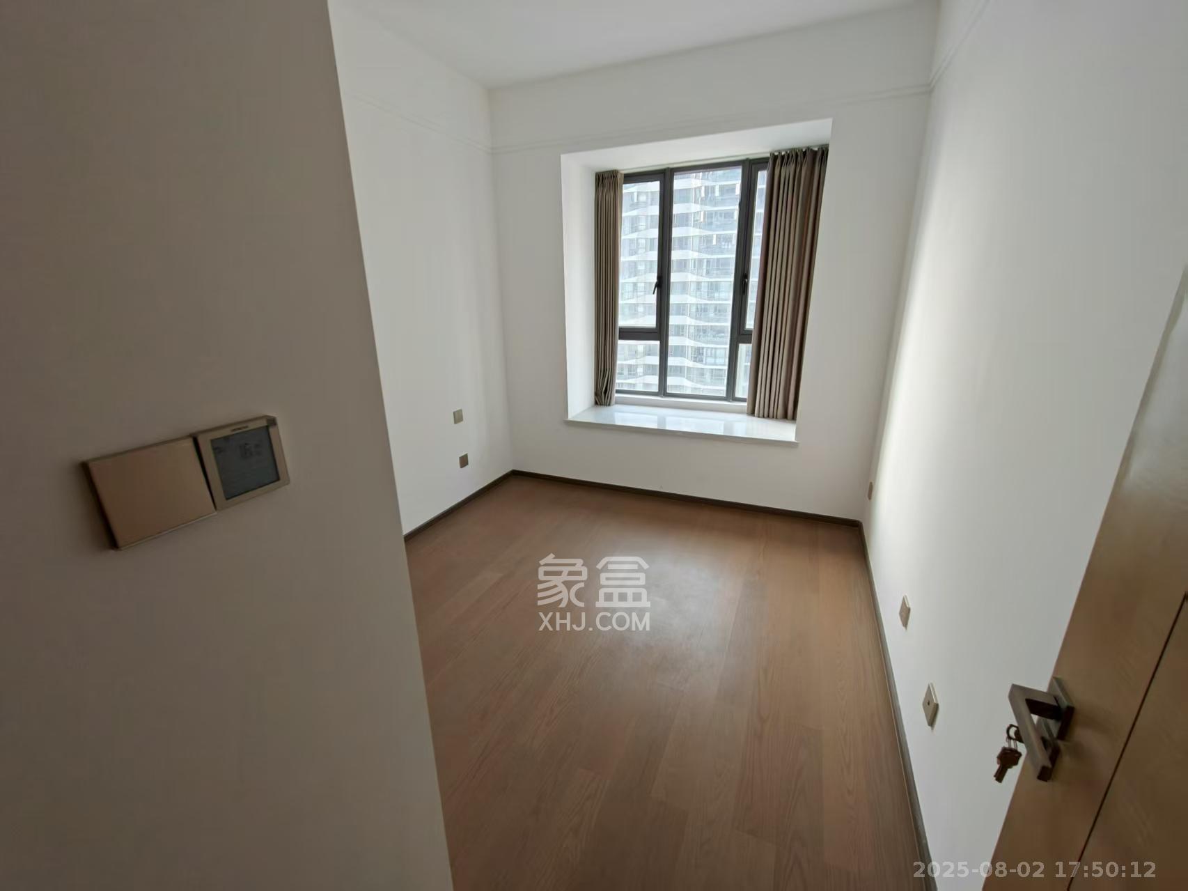 复地滨江金融中心  4室2厅2卫    5500.0元/月室内图