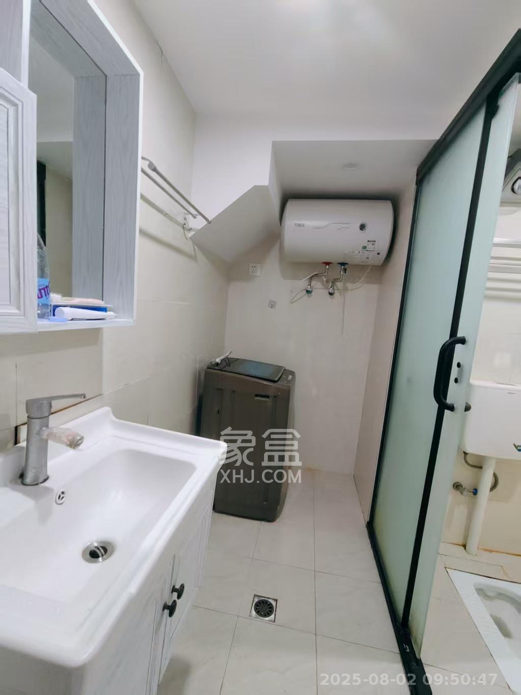 东方美地 2室2厅1卫 1800.0元/月 东方美地 2室2厅1卫 1800.0元/月室内图