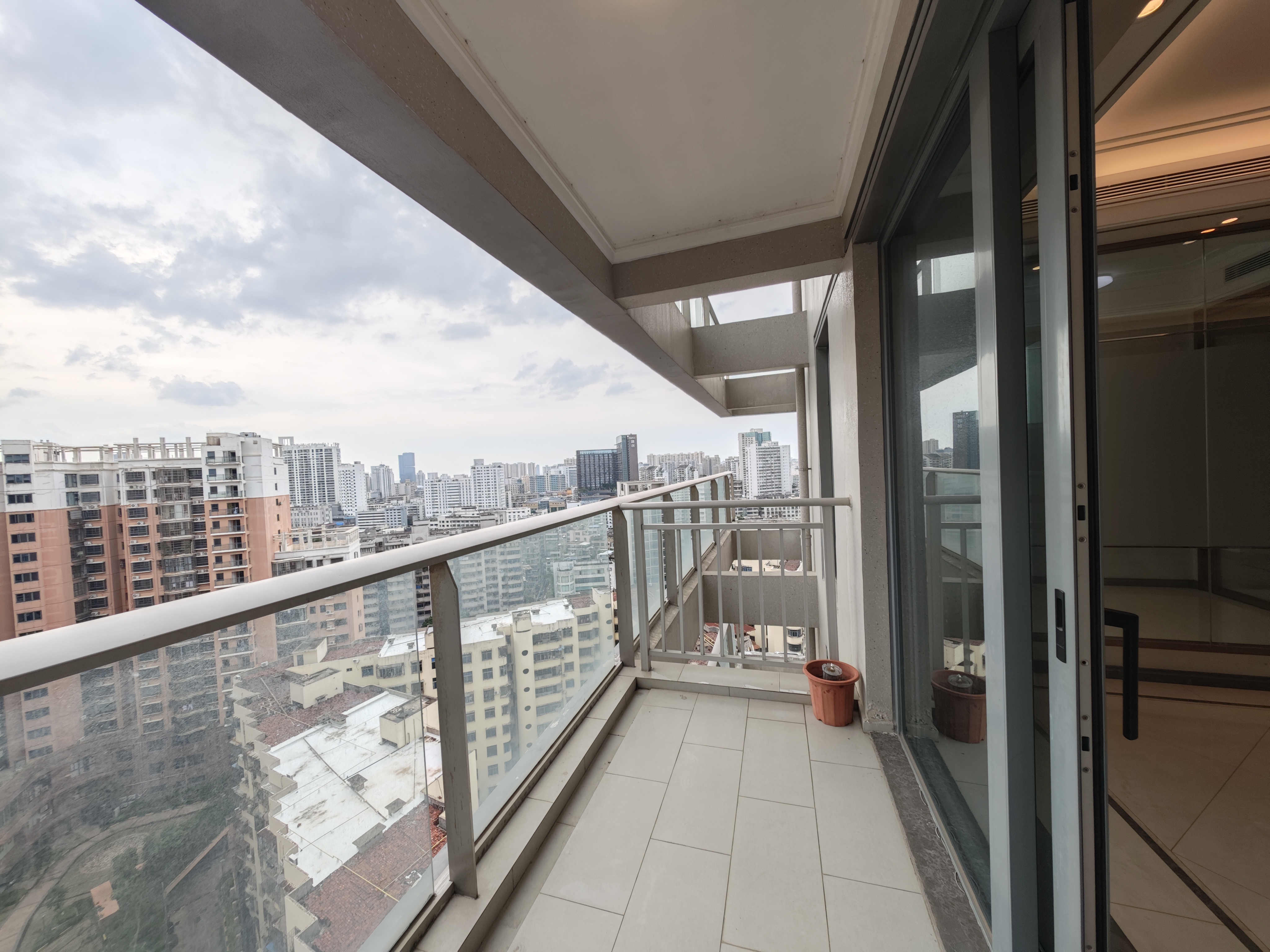 龙兴公馆 3室2厅1卫 5000.0元/月 龙兴公馆 3室2厅1卫 5000.0元/月室内图