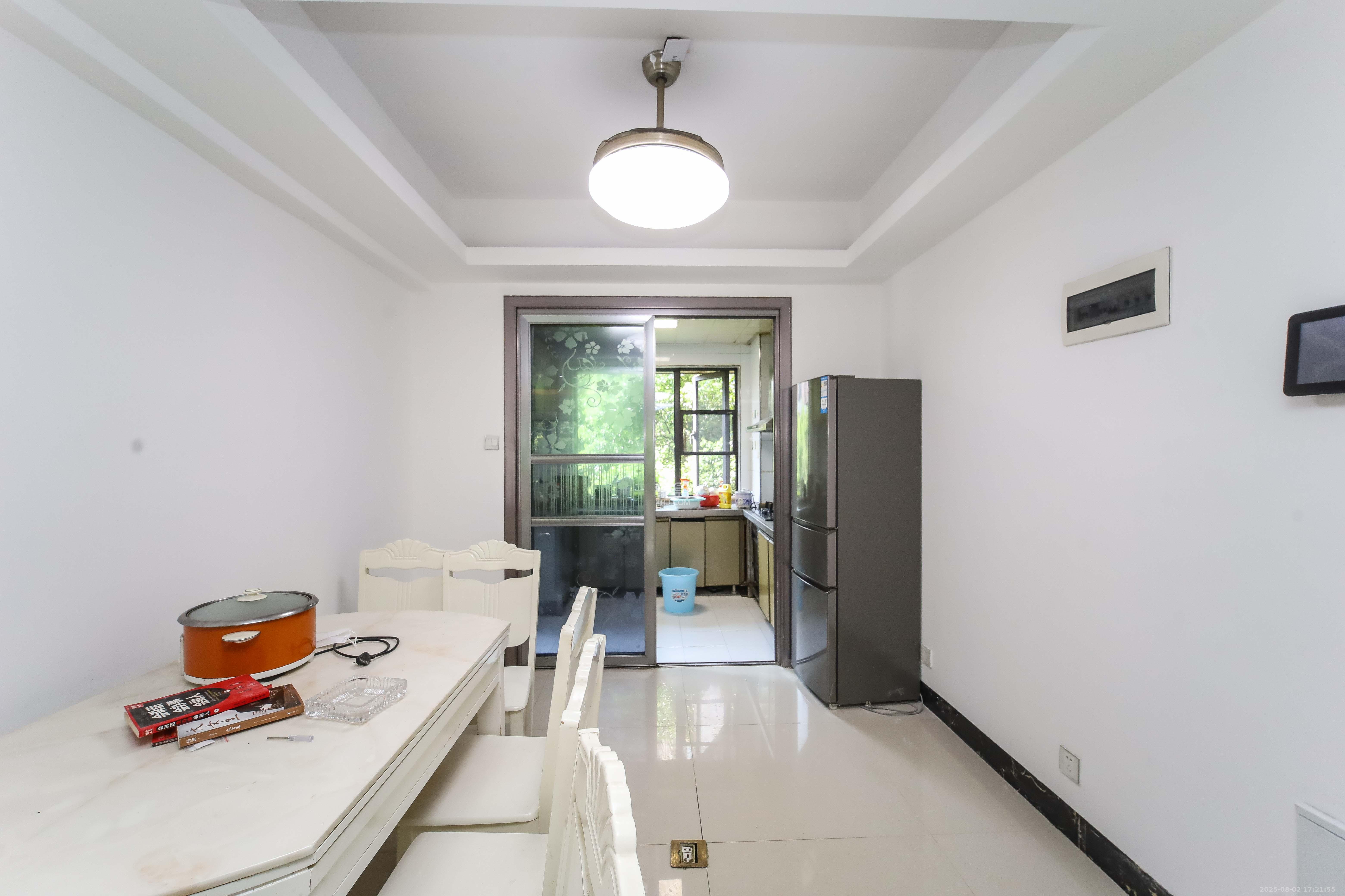 红橡华园(菲莎公馆)  4室2厅1卫    178.0万其他