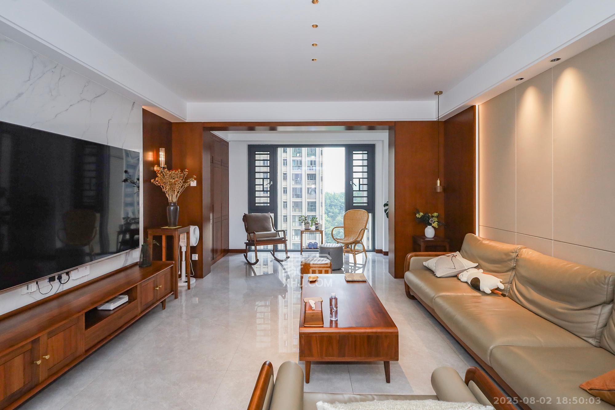 八方小区B区  4室2厅2卫    605.0万 八方小区B区  4室2厅2卫    605.0万客厅