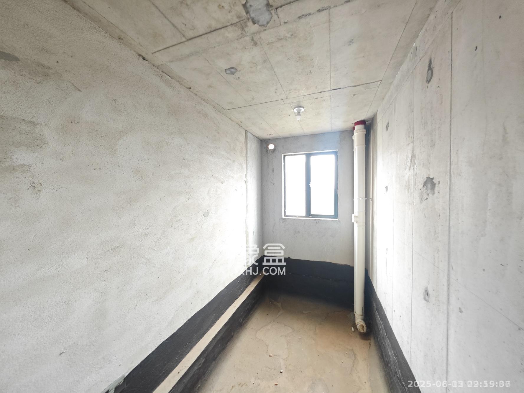 星发东宸花园 4室2厅2卫 95.0万 星发东宸花园 4室2厅2卫 95.0万其他