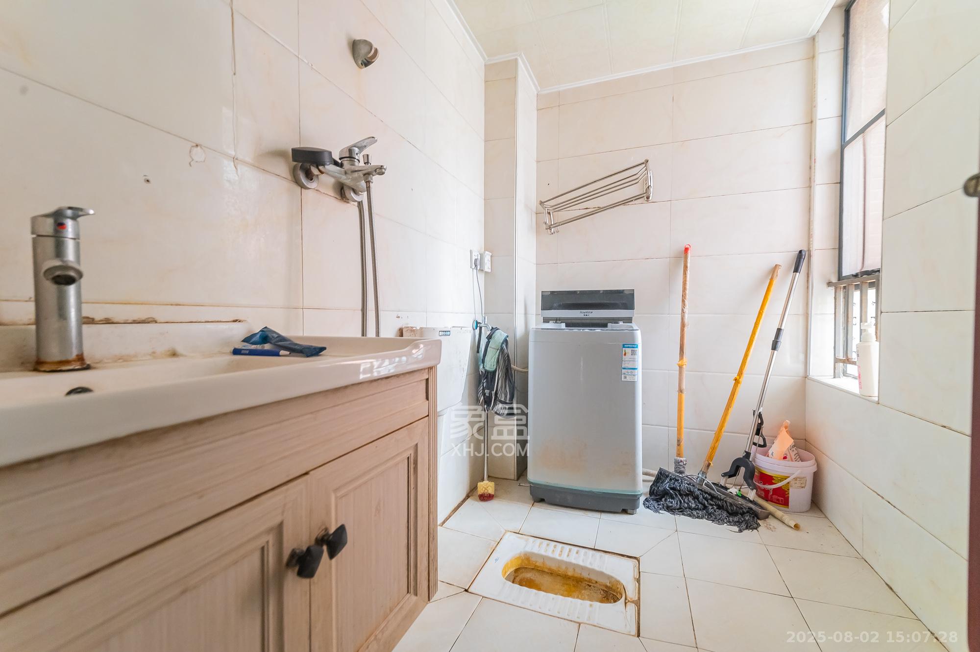 华润凤凰城二期 3室2厅1卫 62.8万 华润凤凰城二期 3室2厅1卫 62.8万卫生间