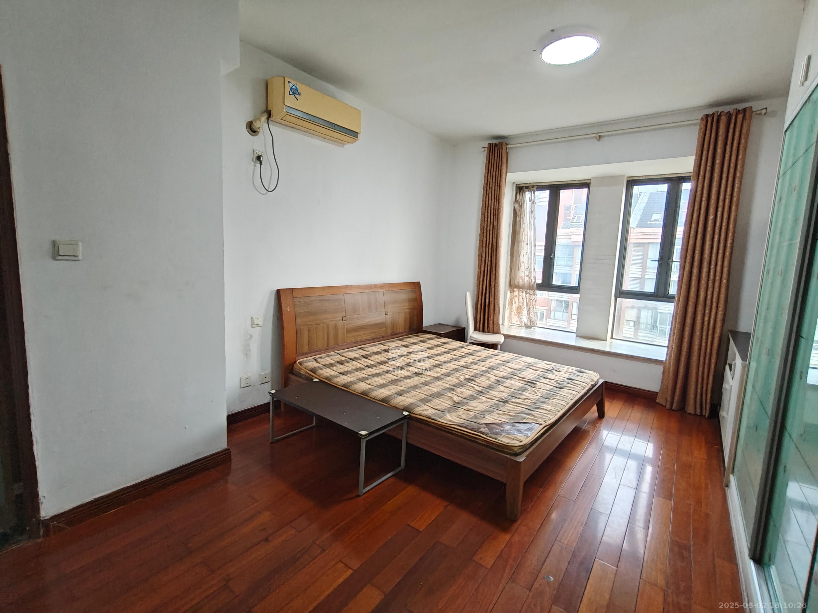 奥林匹克花园  3室2厅2卫    2600.0元/月 奥林匹克花园  3室2厅2卫    2600.0元/月室内图