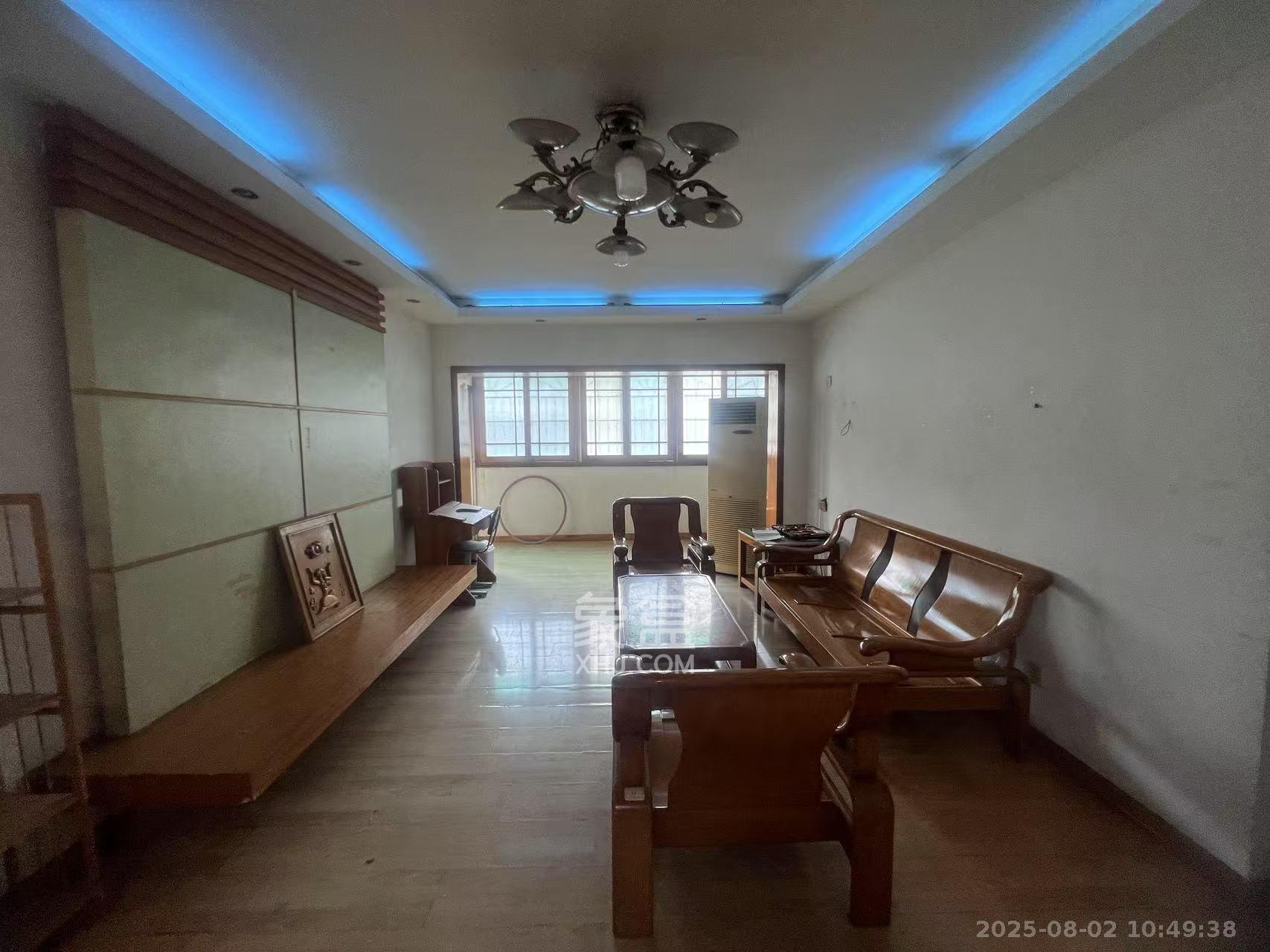 东南明苑 2室2厅1卫 1600.0元/月 东南明苑 2室2厅1卫 1600.0元/月室内图