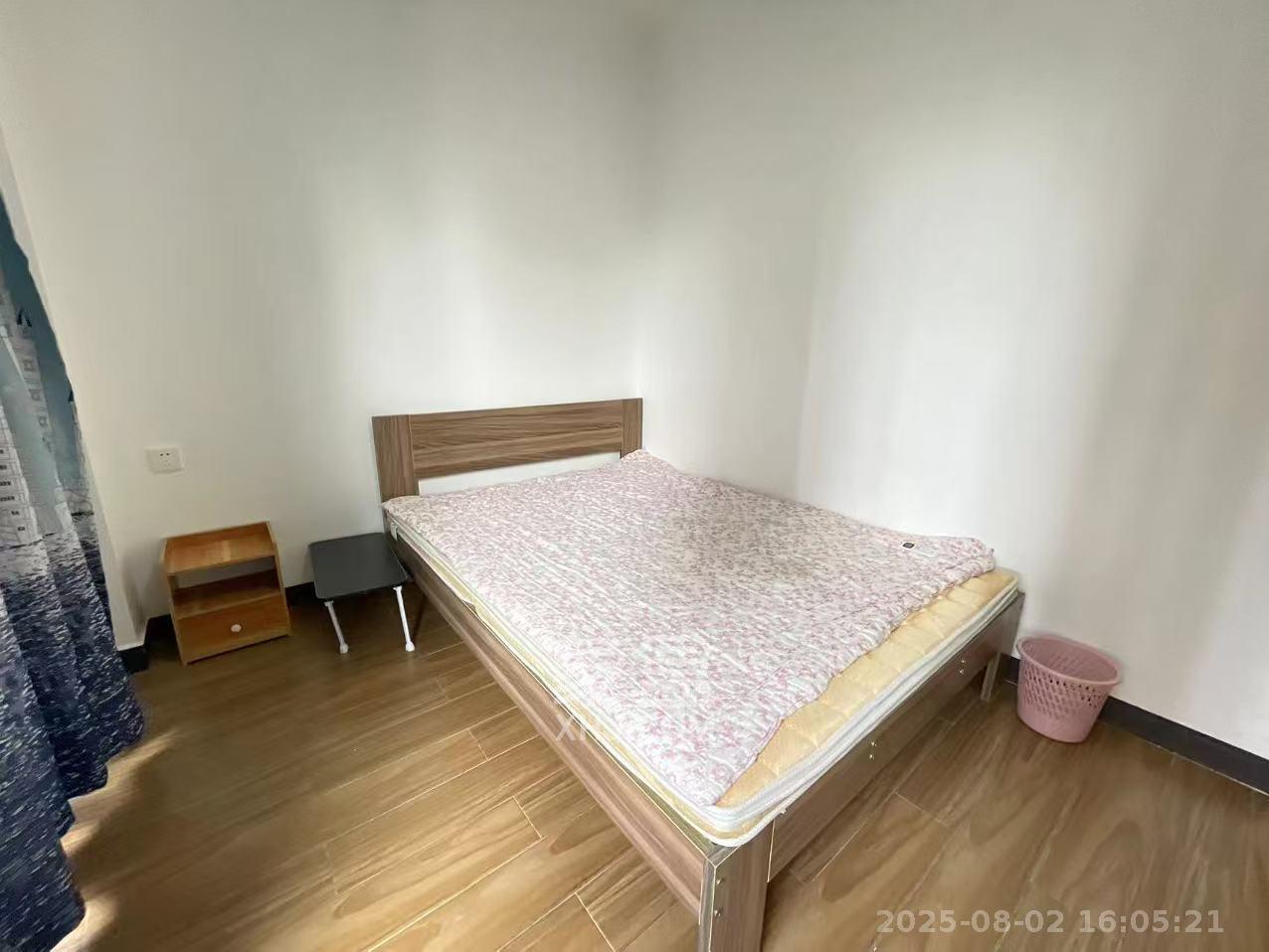 荣盛花语书苑 4室2厅2卫 4100.0元/月 荣盛花语书苑 4室2厅2卫 4100.0元/月室内图