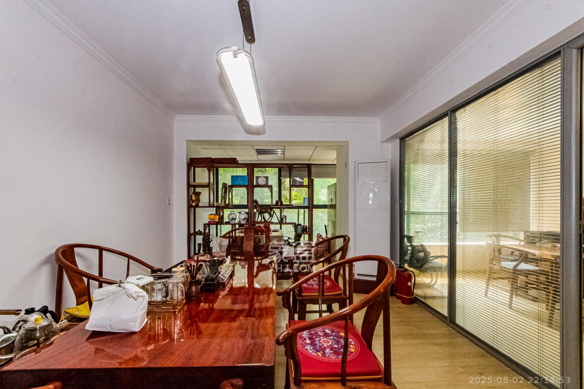 香江锦城  2室2厅1卫    95.0万 香江锦城  2室2厅1卫    95.0万客厅