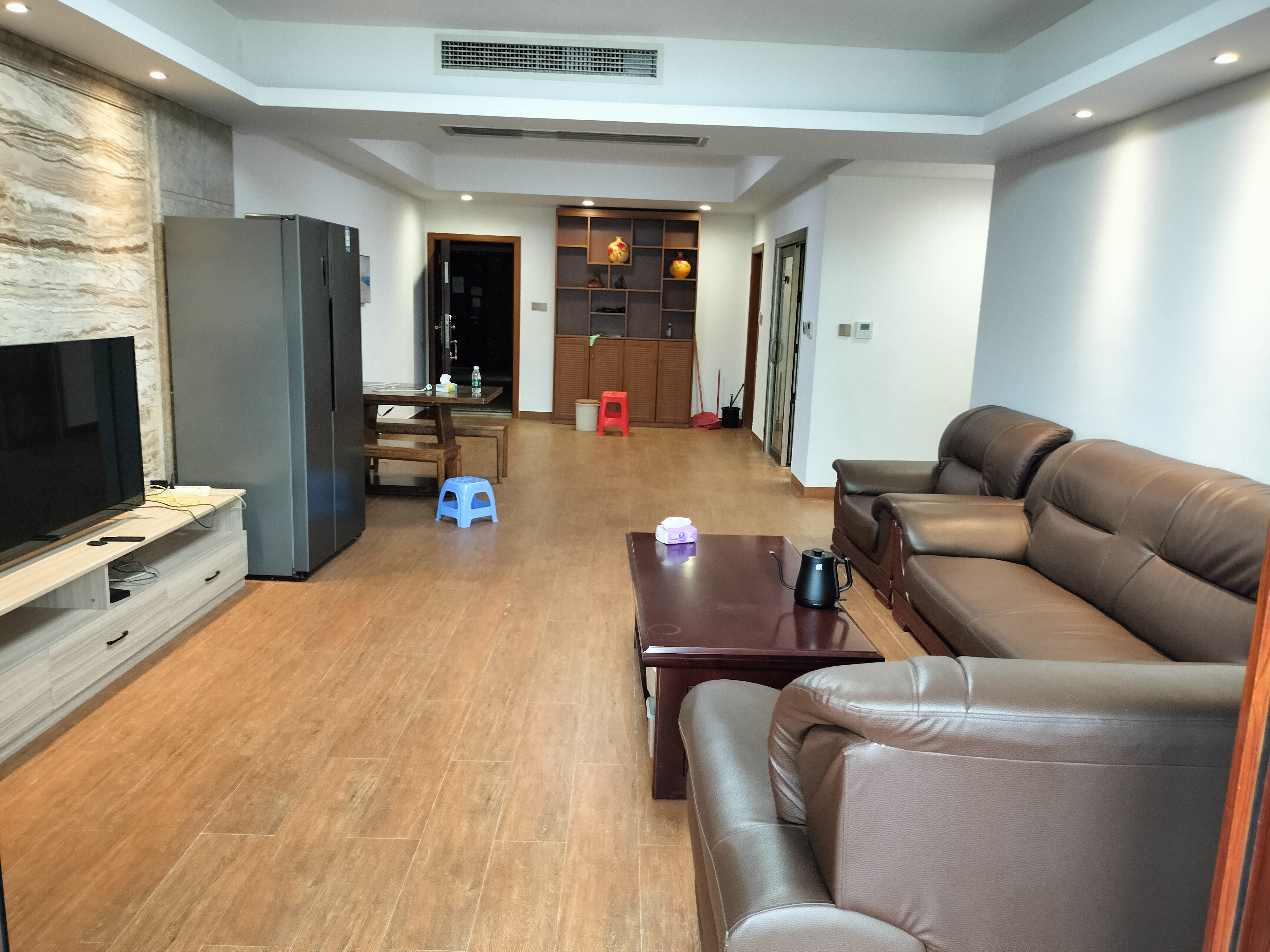 滨江宝恒 3室2厅2卫 2700.0元/月 滨江宝恒 3室2厅2卫 2700.0元/月室内图