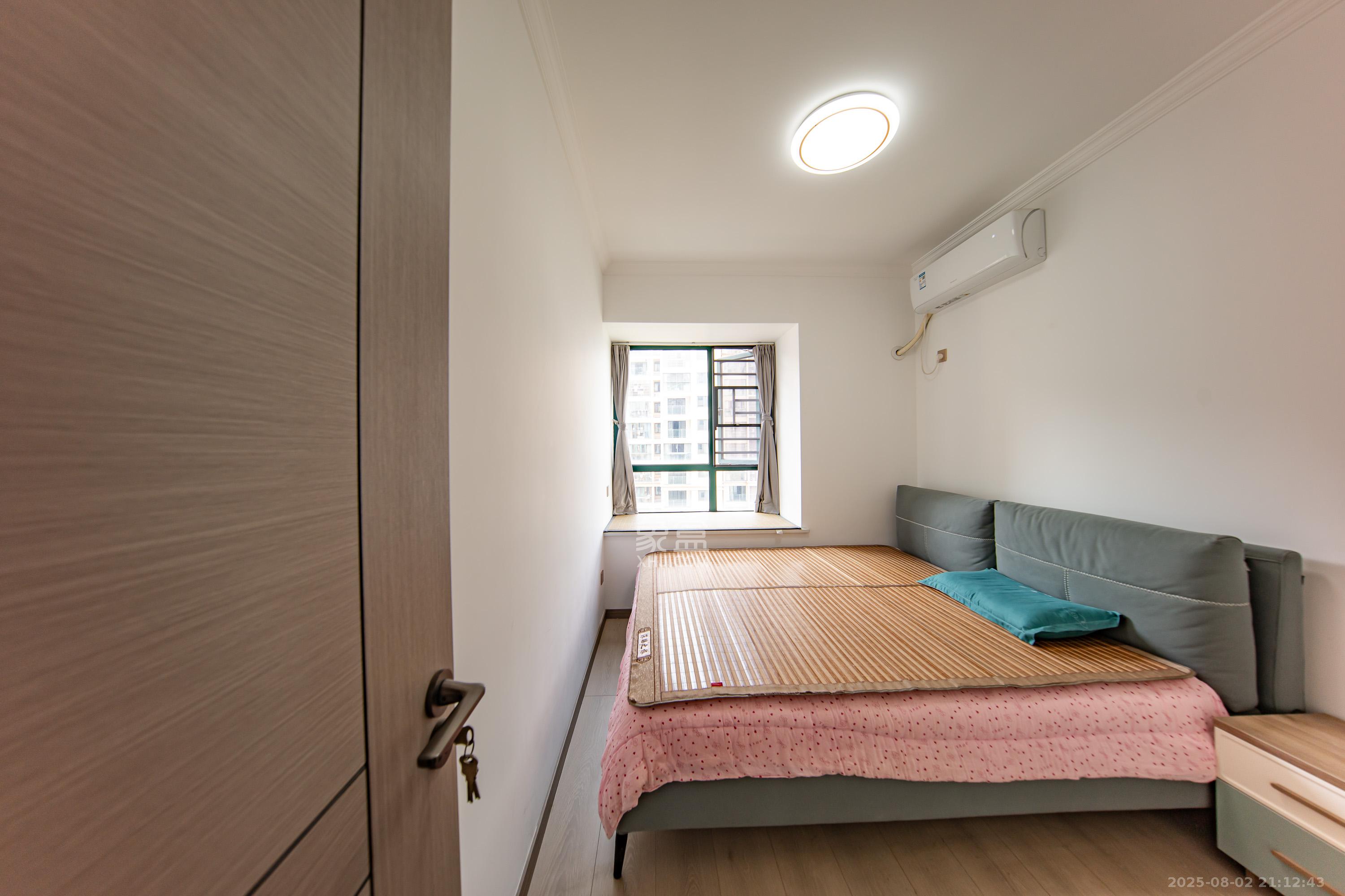 洋湖时代 3室2厅1卫 84.00万 洋湖时代 3室2厅1卫 84.00万卧室