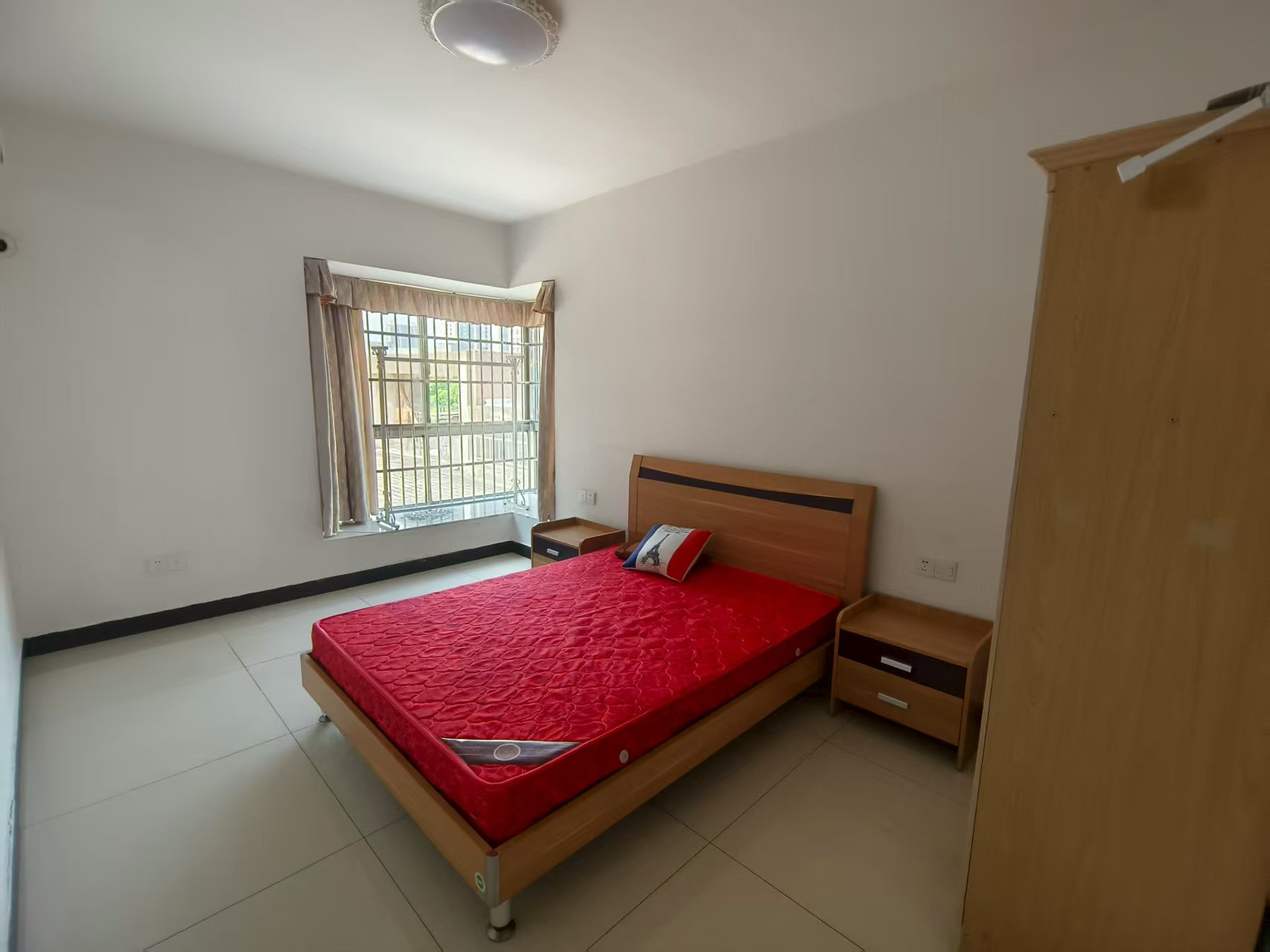 欣天花园 3室2厅2卫 1500.0元/月 欣天花园 3室2厅2卫 1500.0元/月室内图