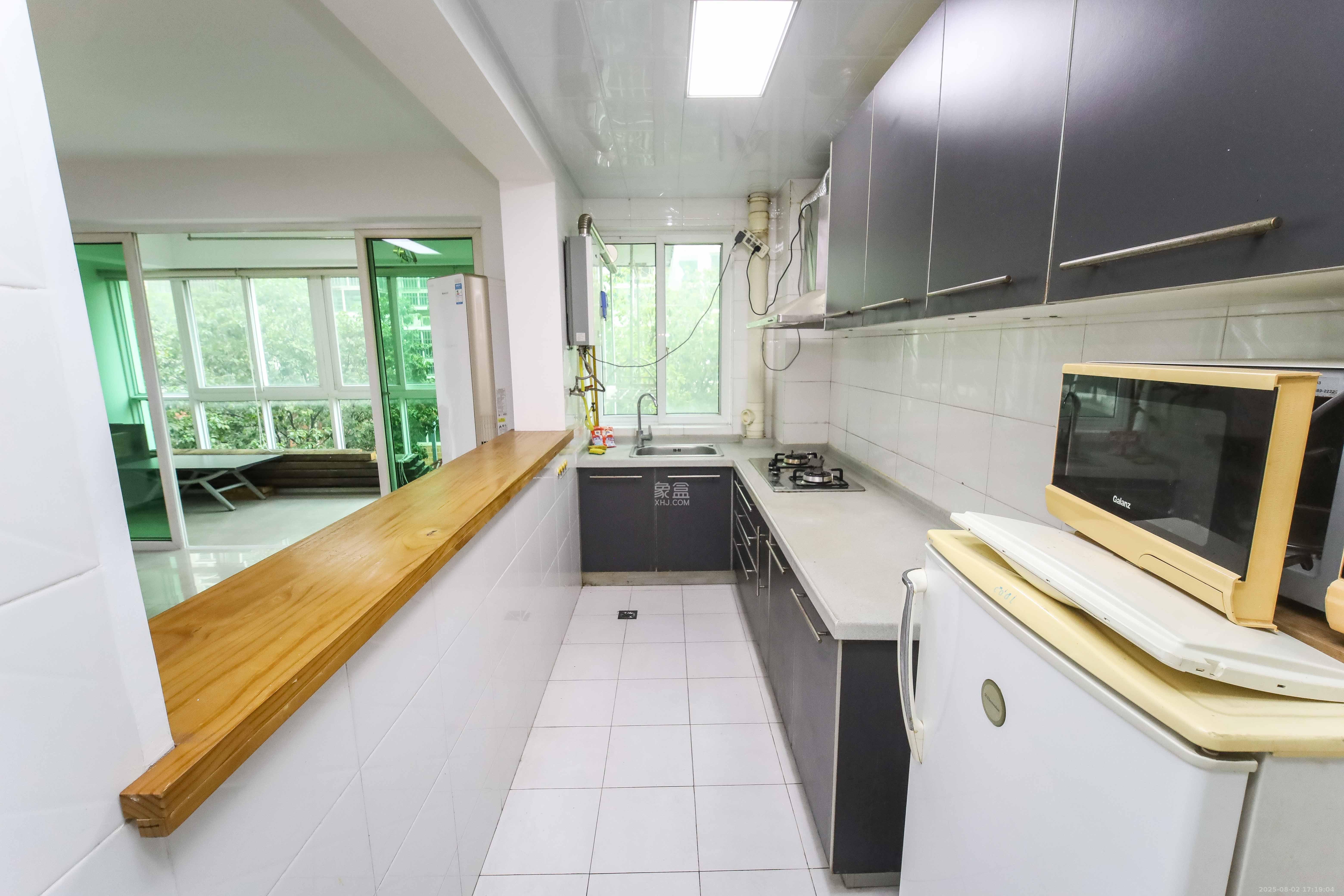 宏华花苑  3室2厅1卫    96.0万厨房