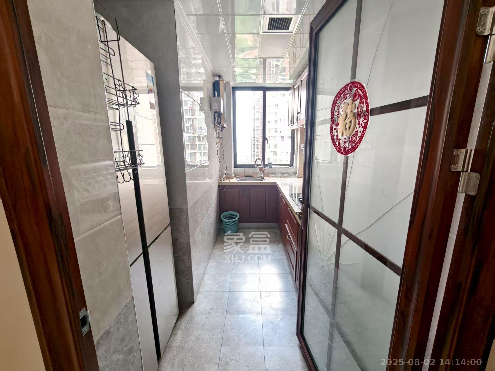 绿地海外滩一期 3室2厅2卫 2200.0元/月 绿地海外滩一期 3室2厅2卫 2200.0元/月室内图