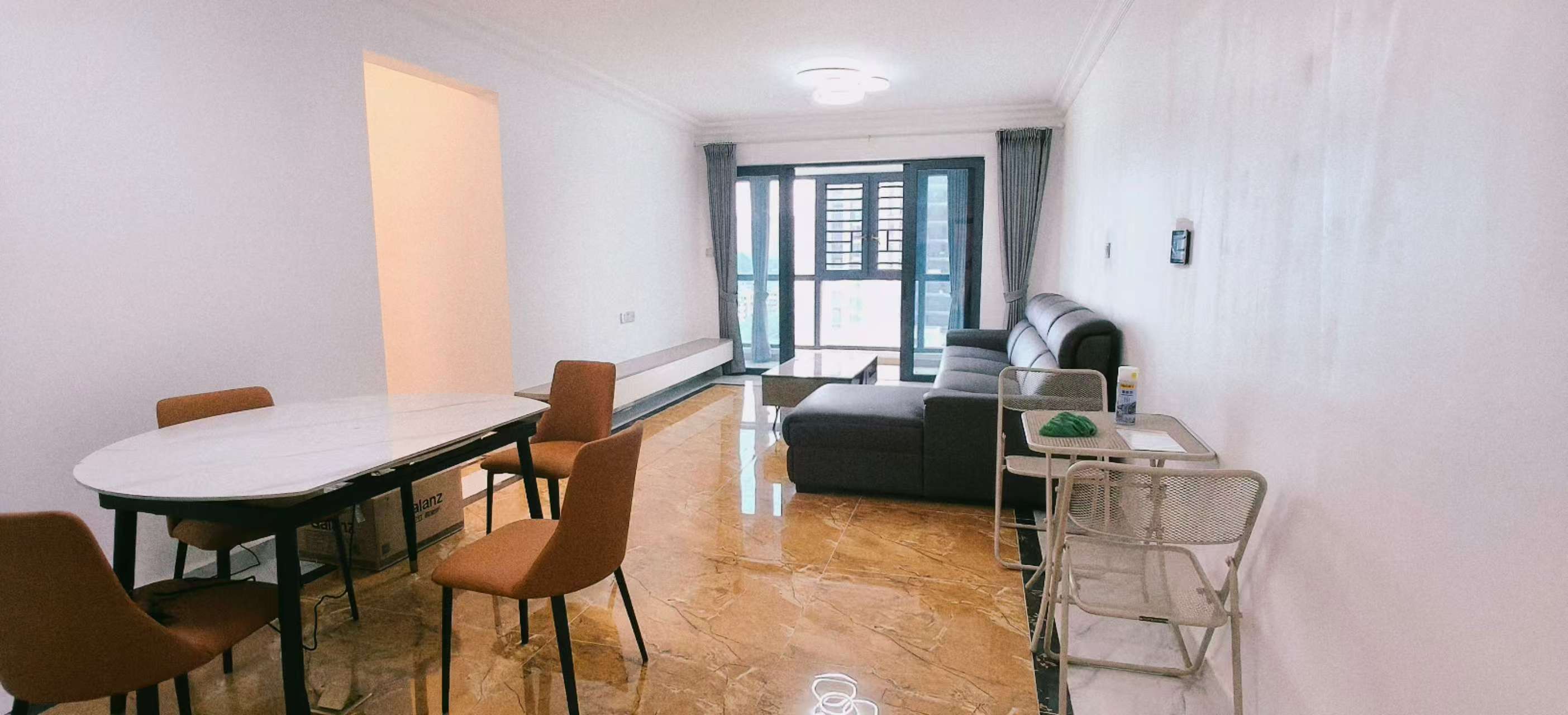 碧桂园梓山府 3室2厅2卫 2000.0元/月 碧桂园梓山府 3室2厅2卫 2000.0元/月室内图