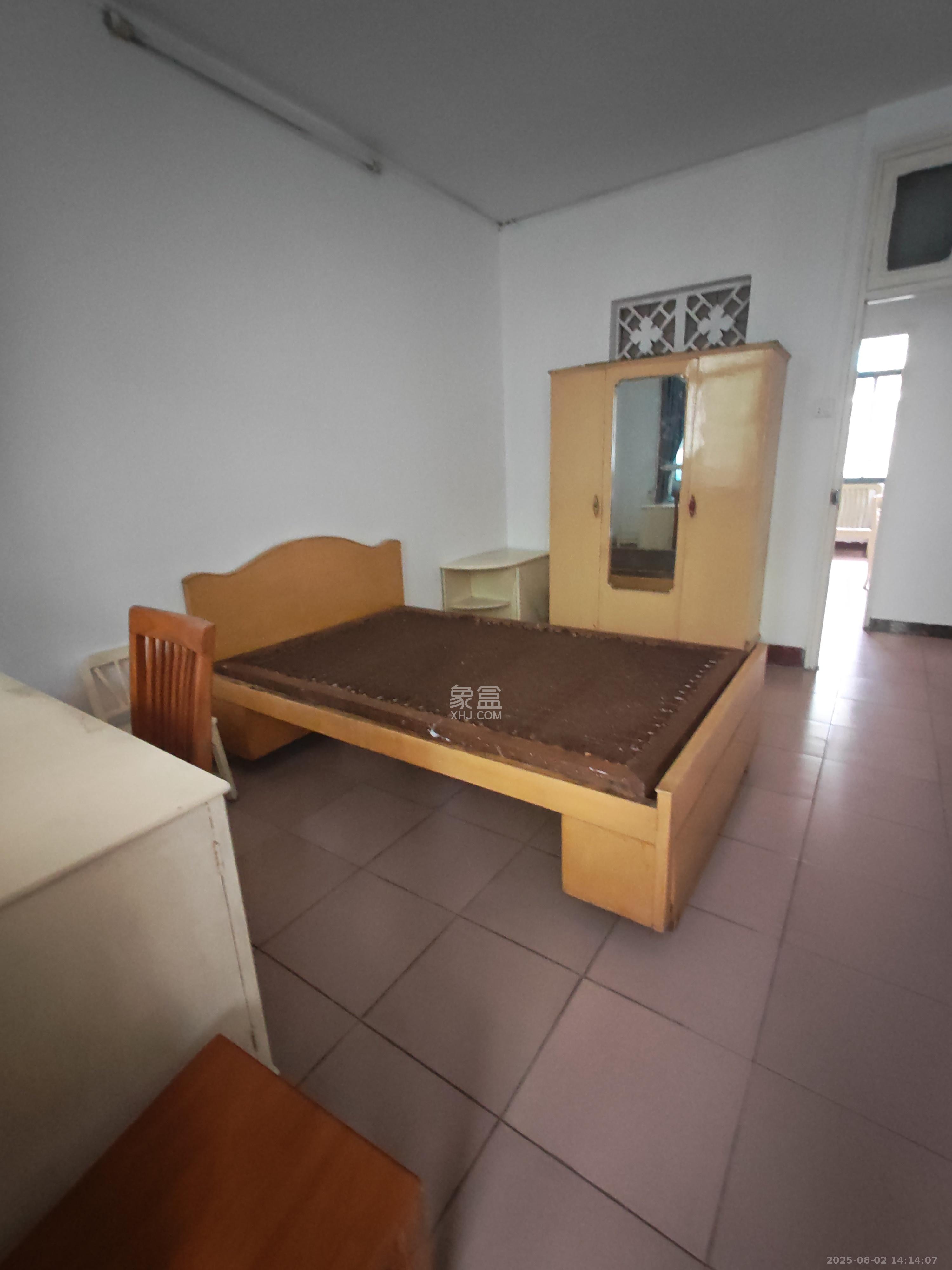 省劳卫所宿舍(职防院小区) 3室1厅1卫 1800.0元/月 省劳卫所宿舍(职防院小区) 3室1厅1卫 1800.0元/月室内图